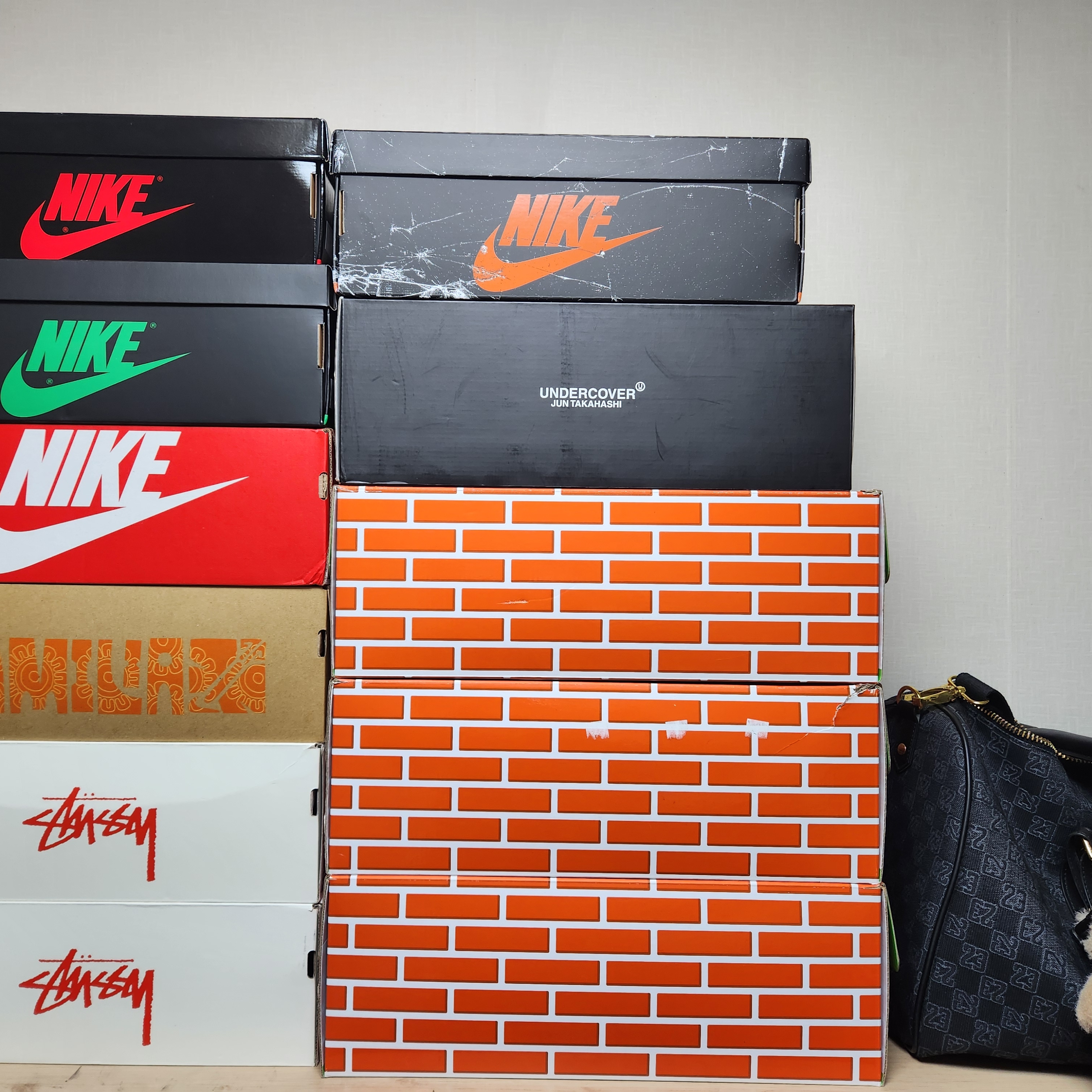 Jordan 1 Retro High OG Shattered Backboard, Jordan 1 Retro High OG Patent Bred 착용 스타일 - 2