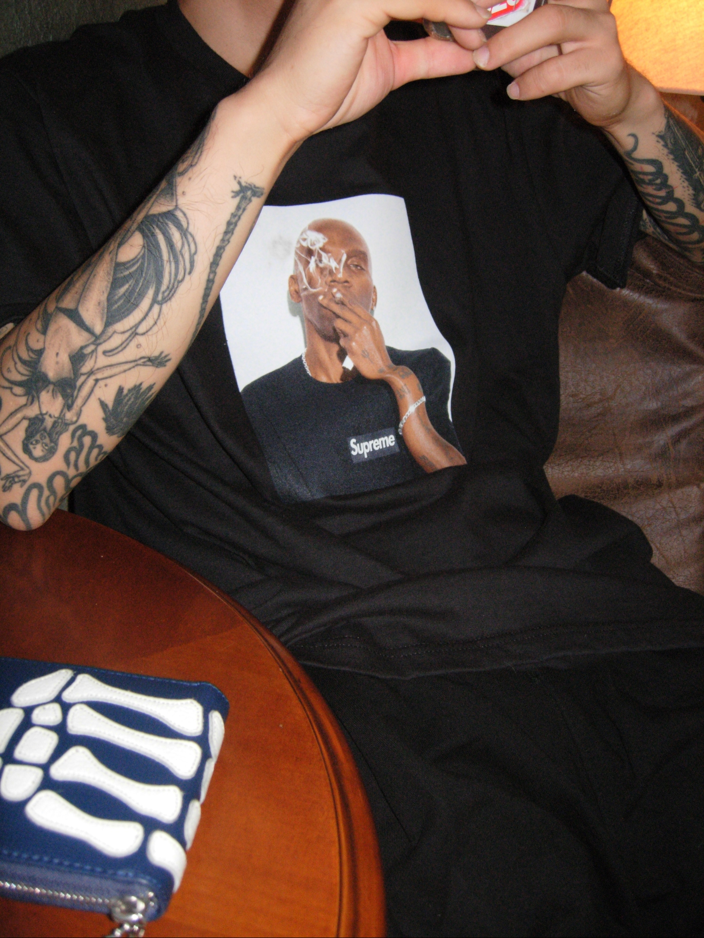 Supreme Dean Blunt T-Shirt Black - 25SS, Kapital Thumbs Up Bone Hand Zip Wallet Navy 착용 스타일