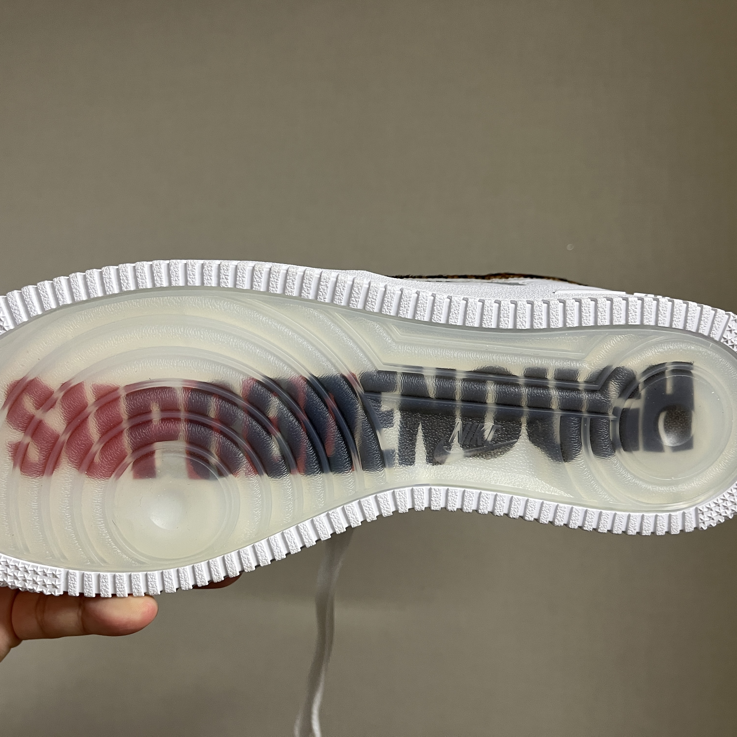 Nike x Supreme x GOODENOUGH Air Force 1 Low White - 25SS 착용 스타일 - 5