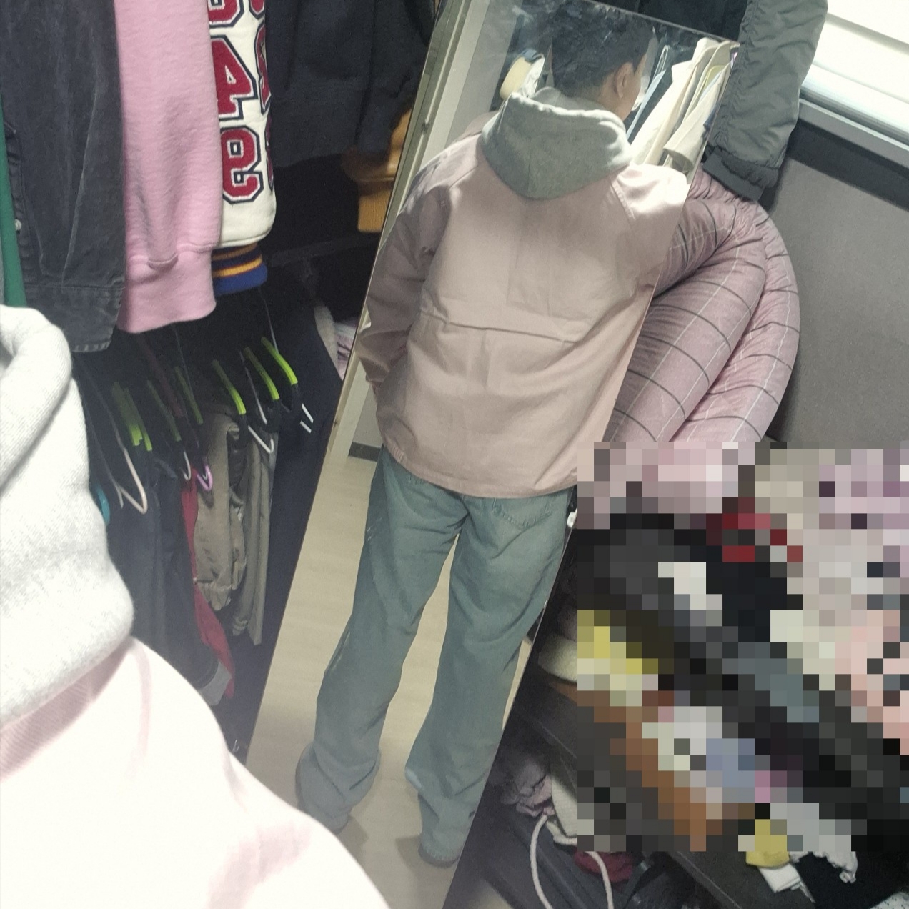 Supreme Arc Denim Coaches Jacket Light Pink - 25SS, Palace Seoul 2 Seoul Hoodie Grey Marl - 25SS 착용 스타일 - 4