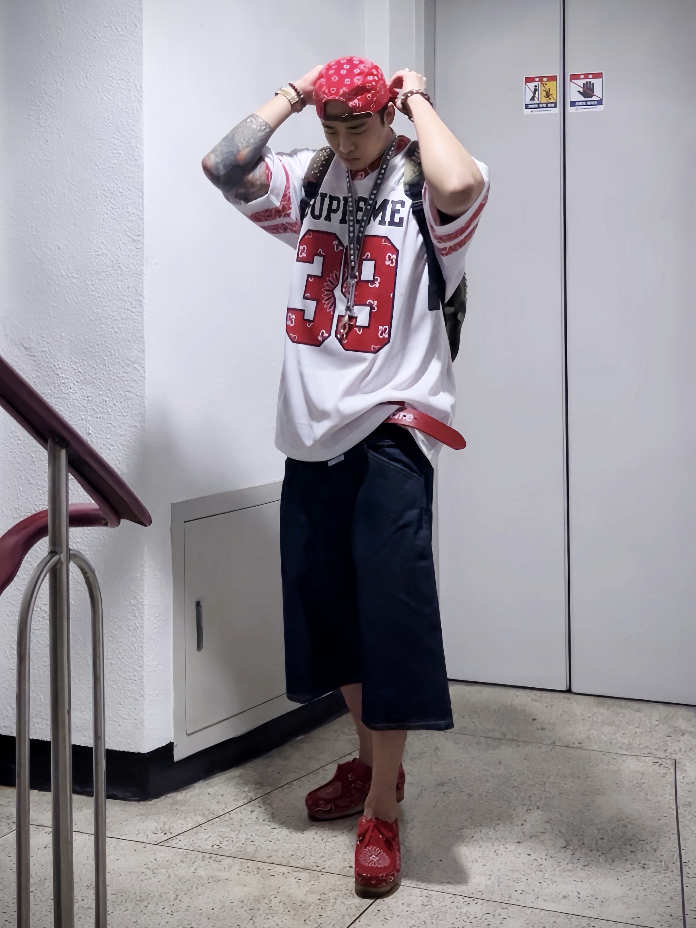 Supreme Bandana Camp Cap Red - 21SS, Supreme Small Box T-Shirt Red Bandana - 21SS 착용 스타일