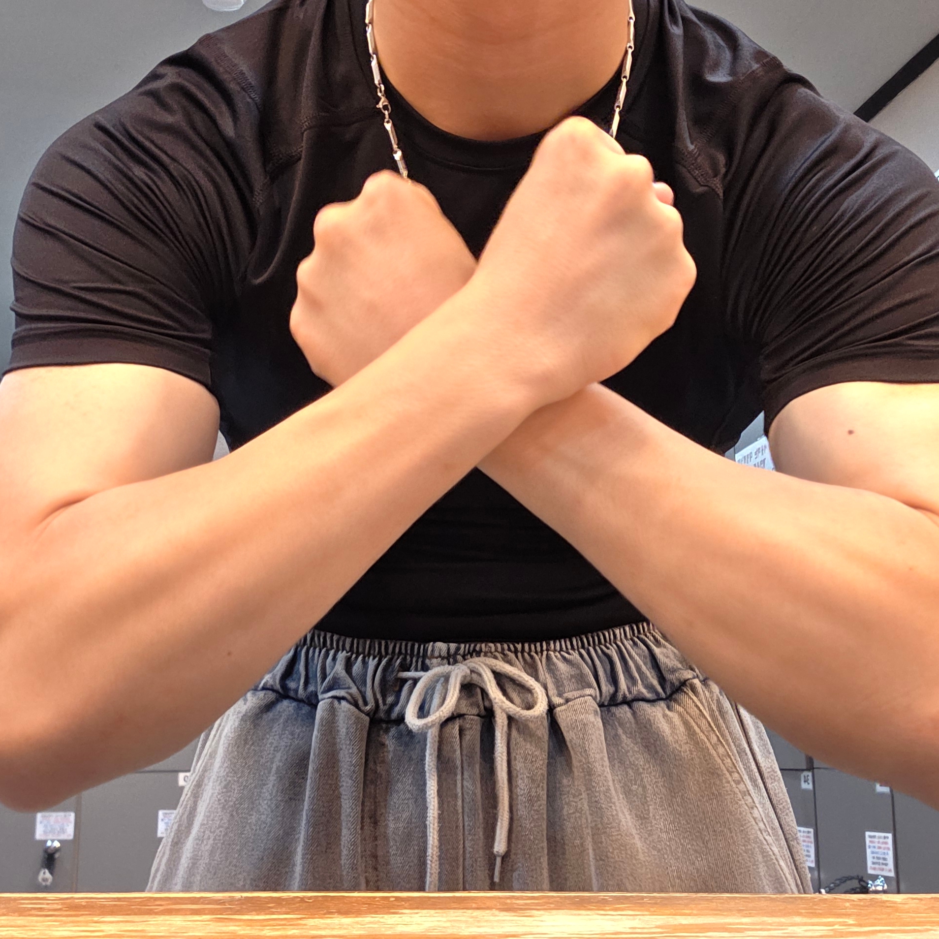 Under Armour HeatGear Short Sleeve Black White 착용 스타일 - 2
