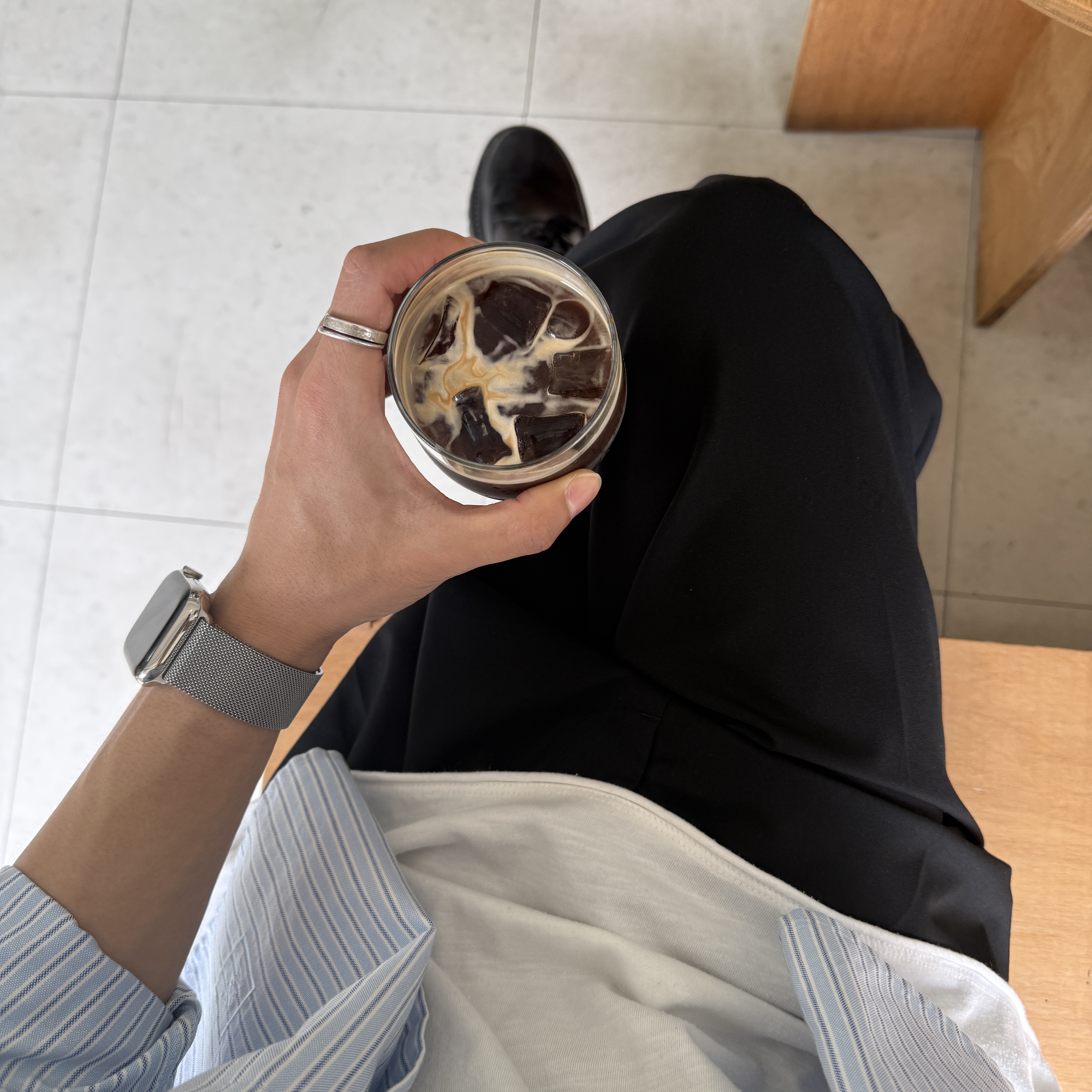 (W) Uniqlo x JW Anderson Oxford Boxy Shirt Stripe Light Blue - KR, Apple Watch Series 7 45mm Cellular Silver Stainless Steel Case with Sport Band Starlight (Korean Ver.) 착용 스타일