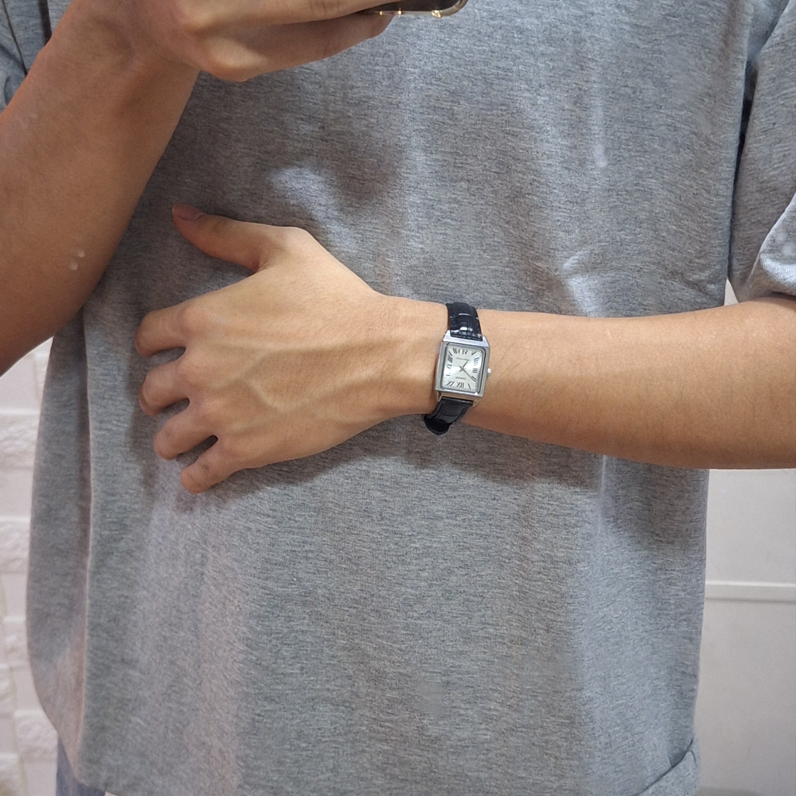 Casio LTP-V007L-7B1 착용 스타일 - 2