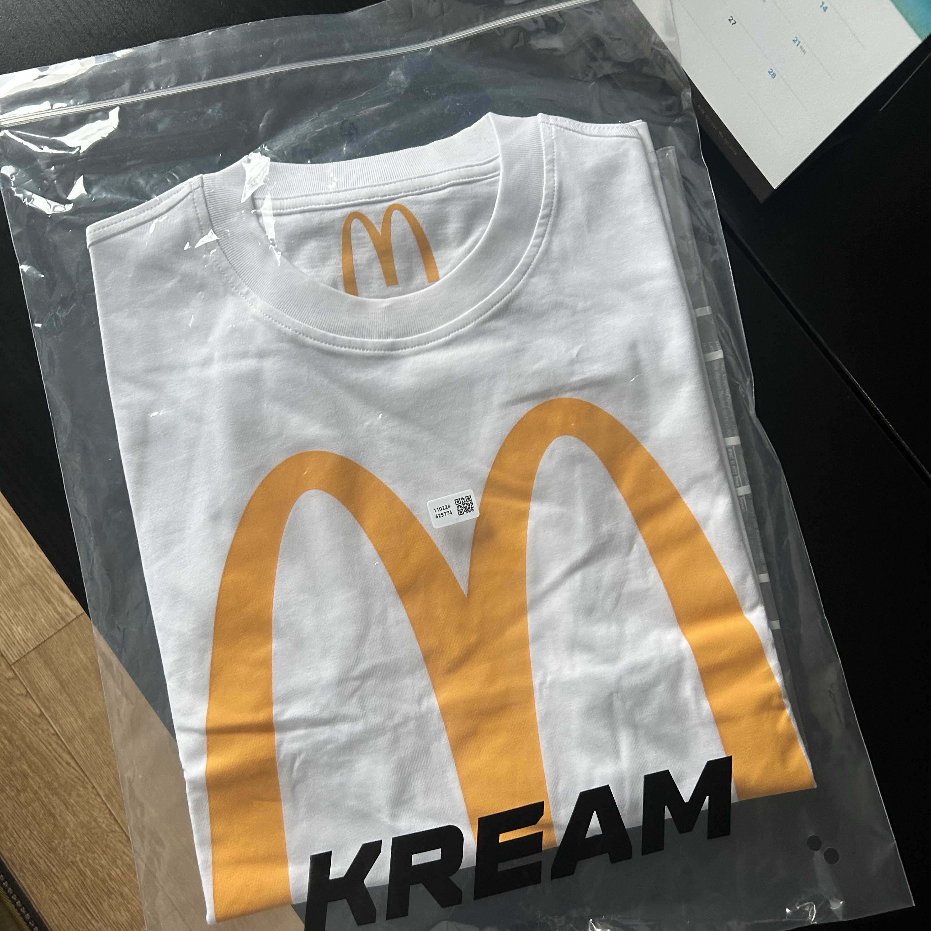 Palace x McDonald's Logo T-Shirt White - 23FW 착용 스타일