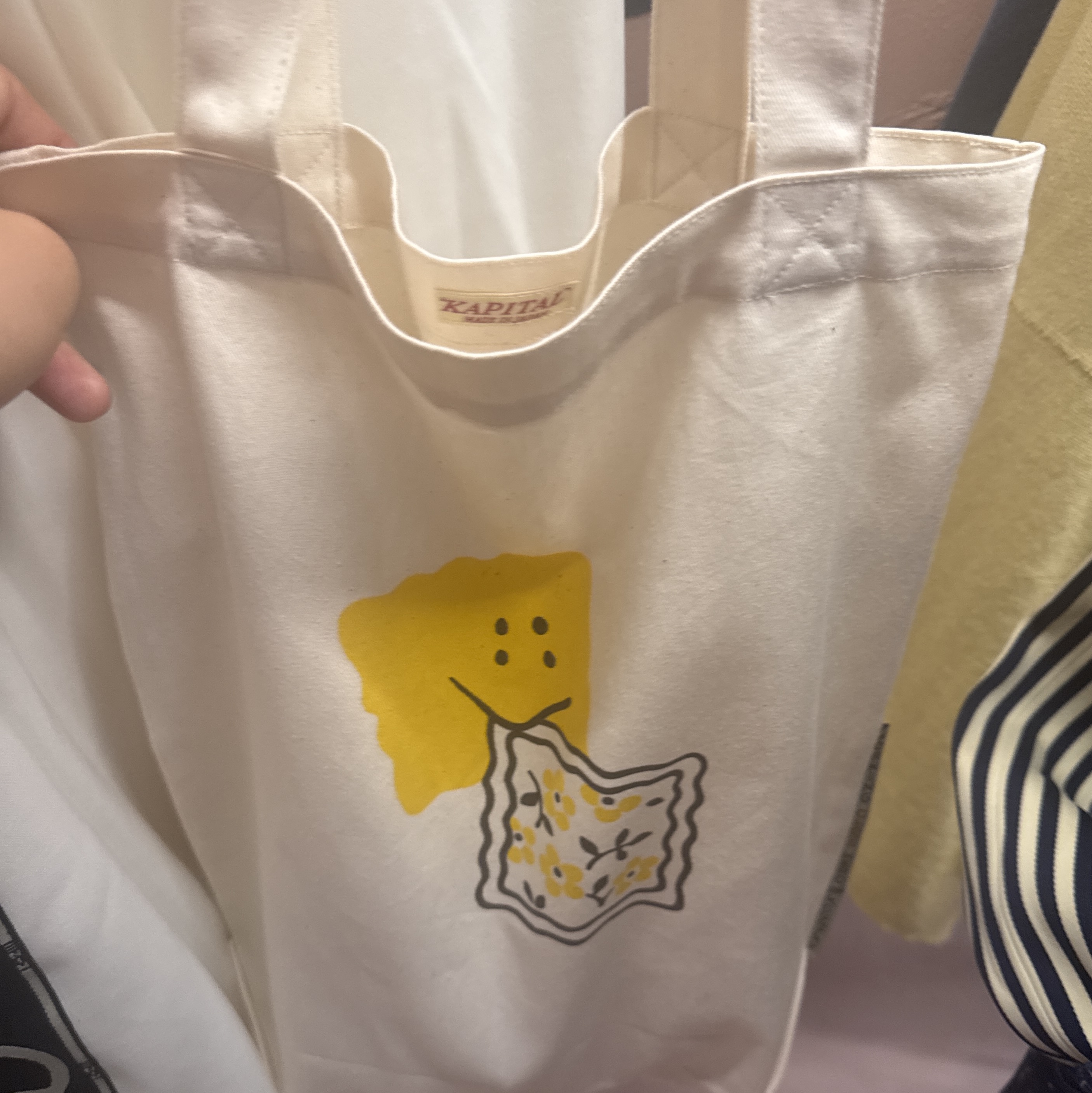 Kapital Twill Novel Tote Bag Kinari 착용 스타일