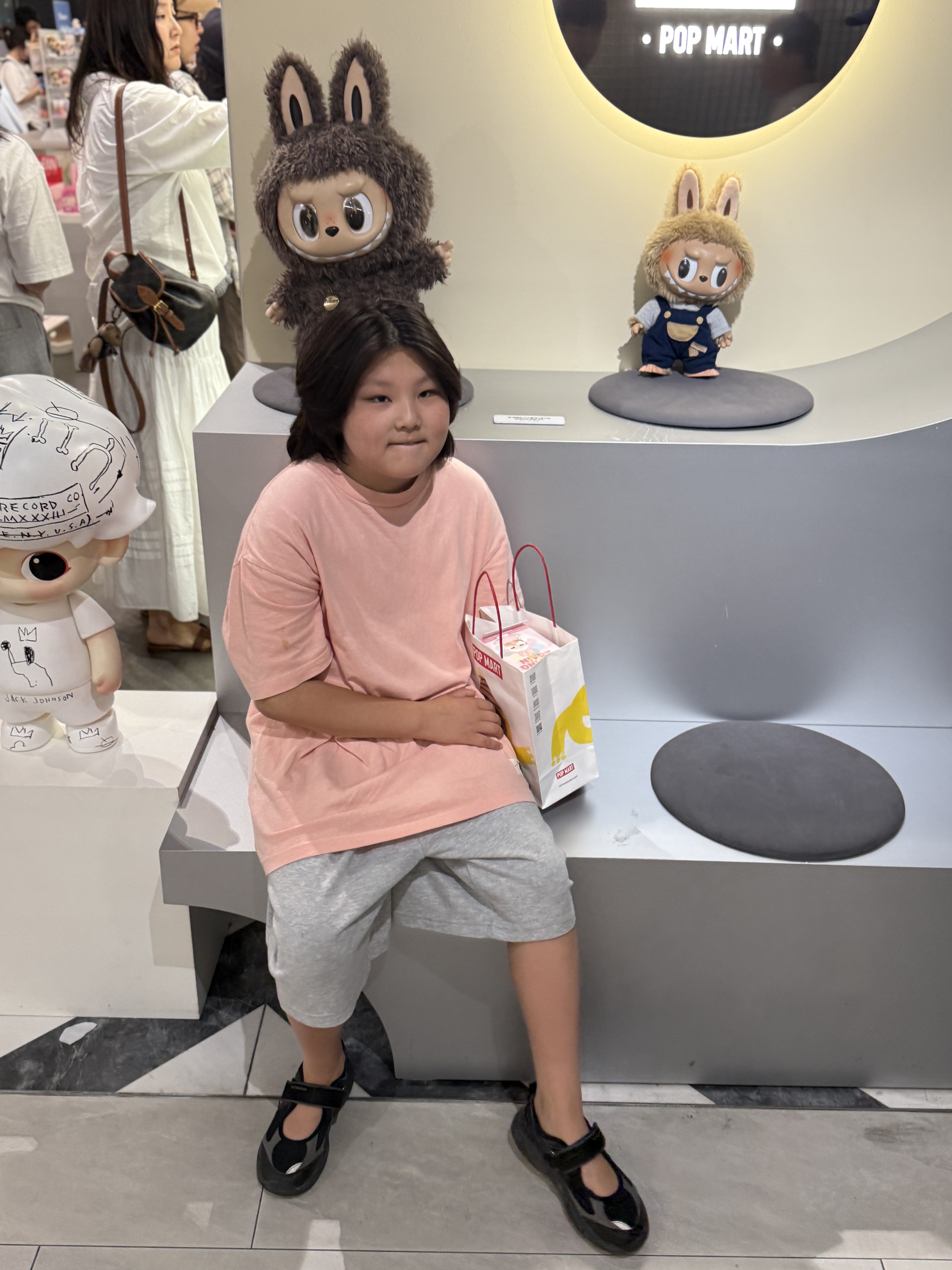 (W) New Balance Breeze SD2202 Black, Pop Mart Crybaby Crying Again Series Plush Keyring Duck You (Opened Case) 착용 스타일 - 2