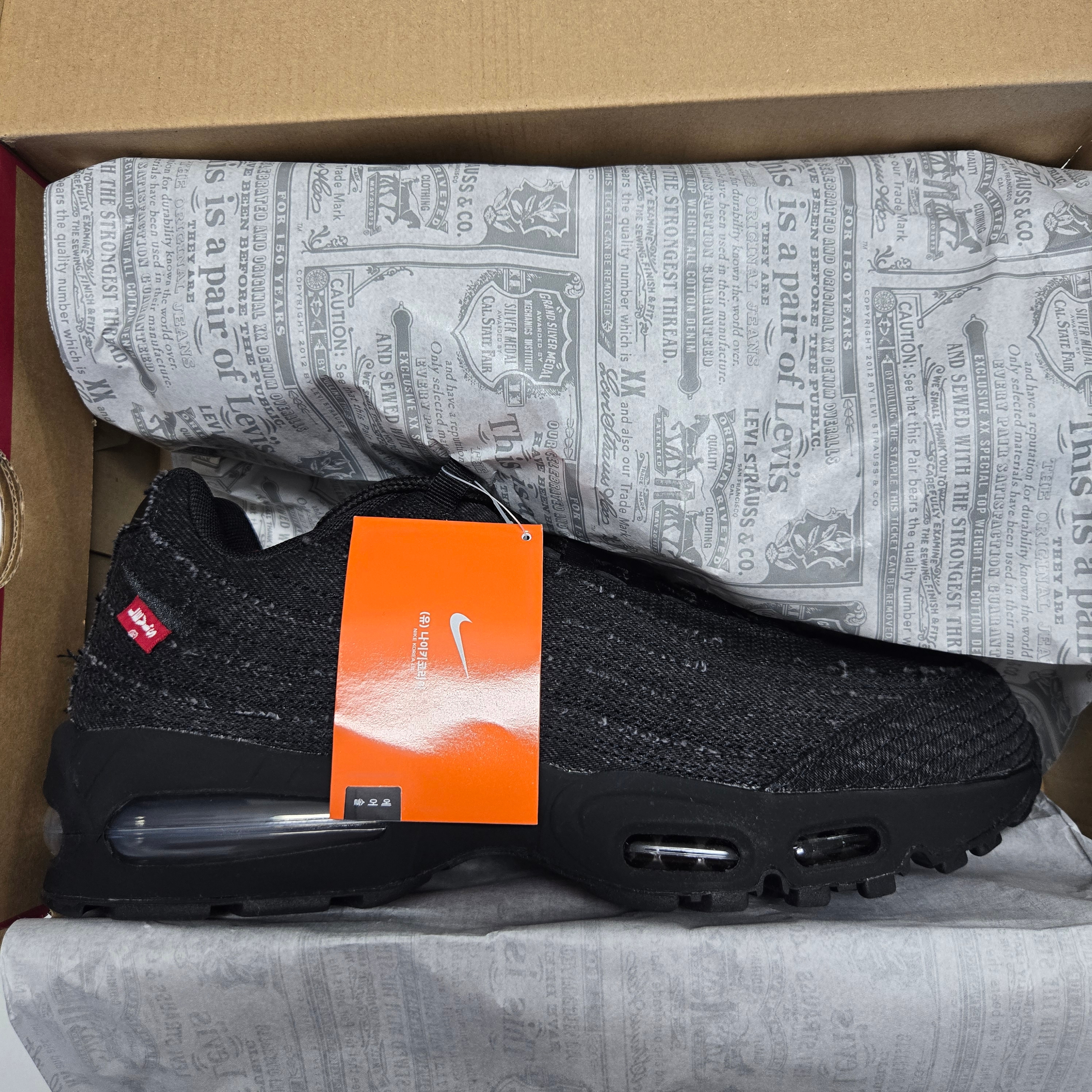Nike x Levi's Air Max 95 Black 착용 스타일 - 3