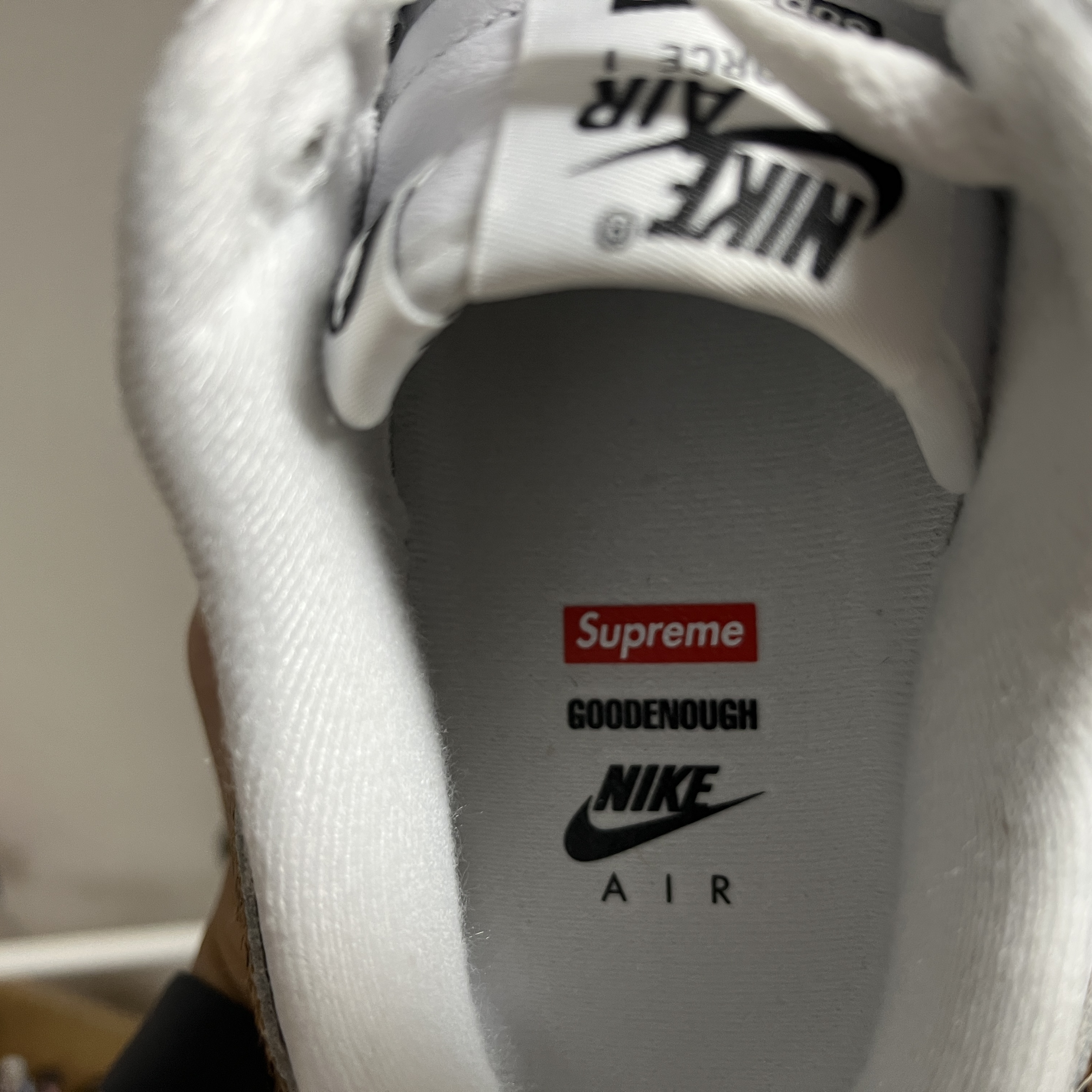 Nike x Supreme x GOODENOUGH Air Force 1 Low White - 25SS 착용 스타일 - 3