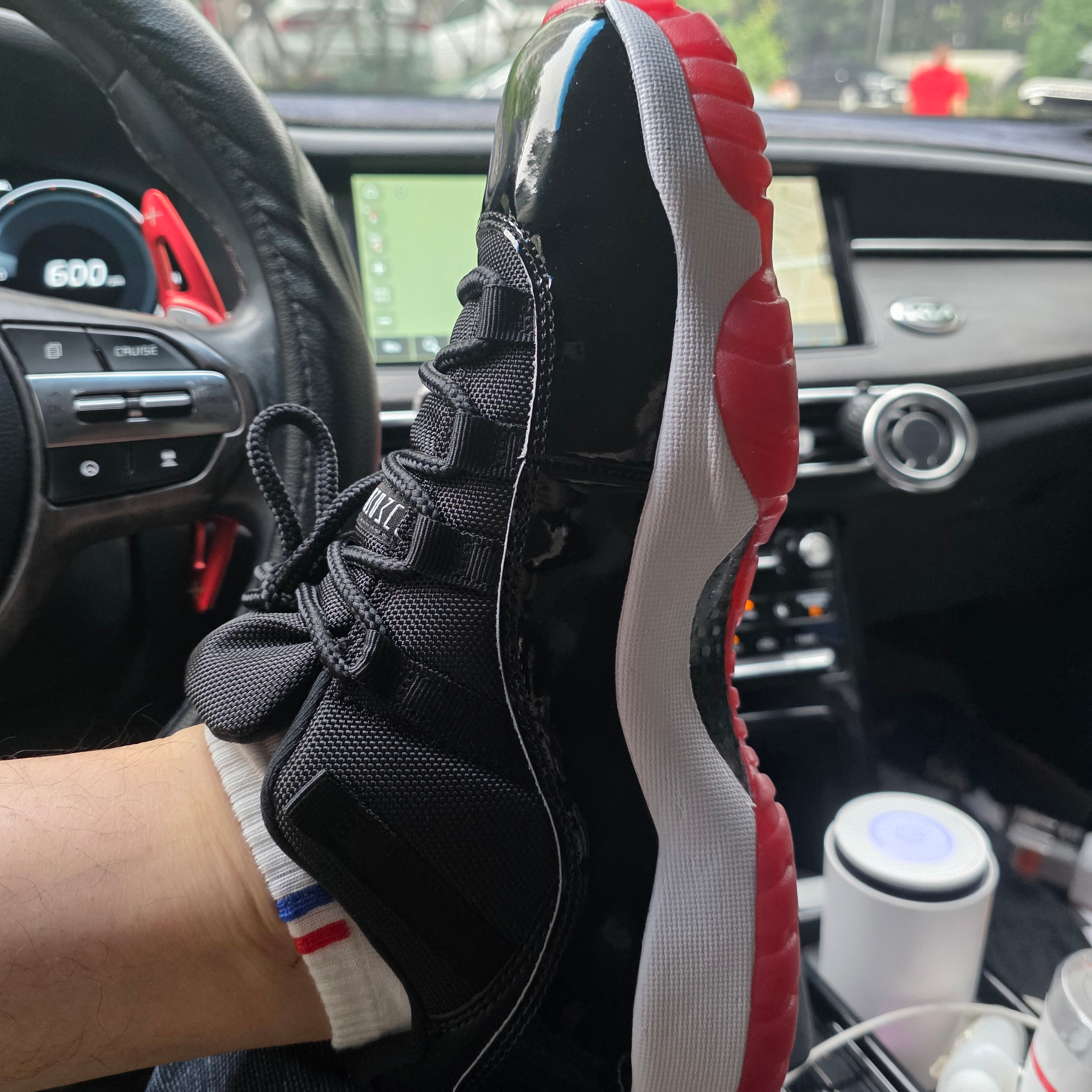 Jordan 11 Retro Low Bred 2025 착용 스타일 - 1