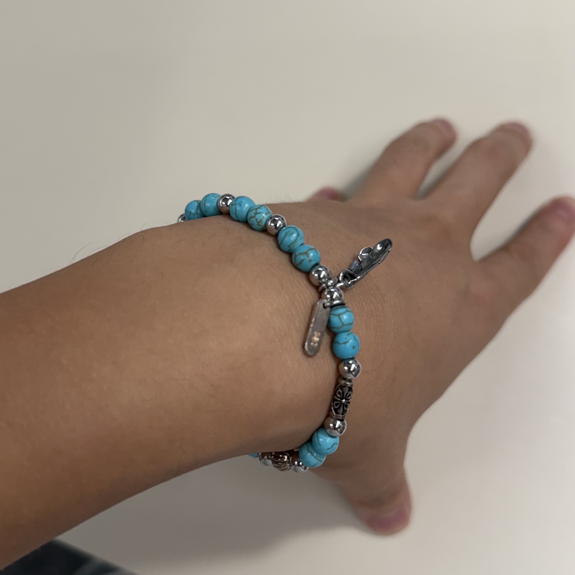 December Ten Turquoise Beads Bracelet 착용 스타일