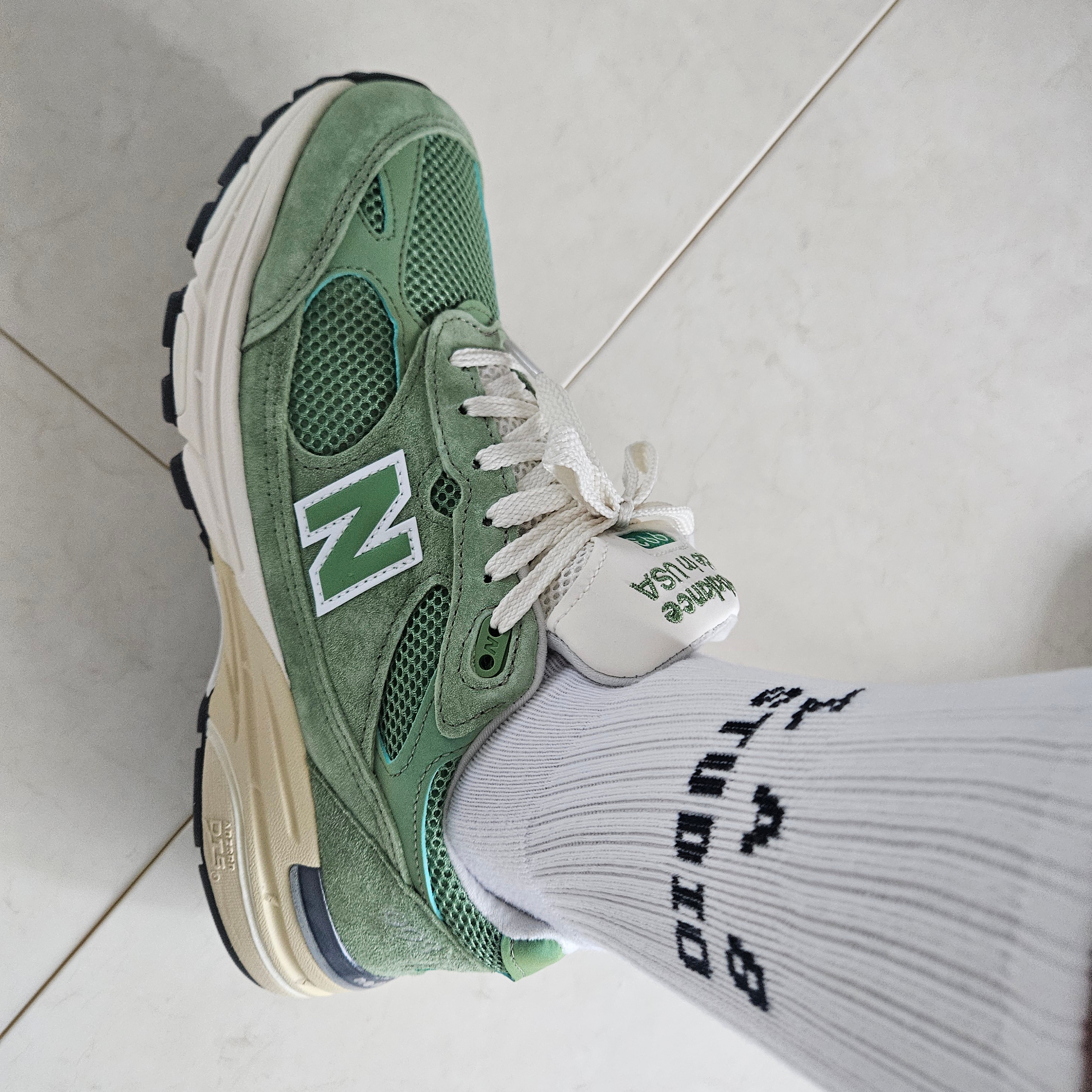 New Balance 993 Made in USA Chive Sea Salt, IAB Studio Socks White Set 착용 스타일 - 1