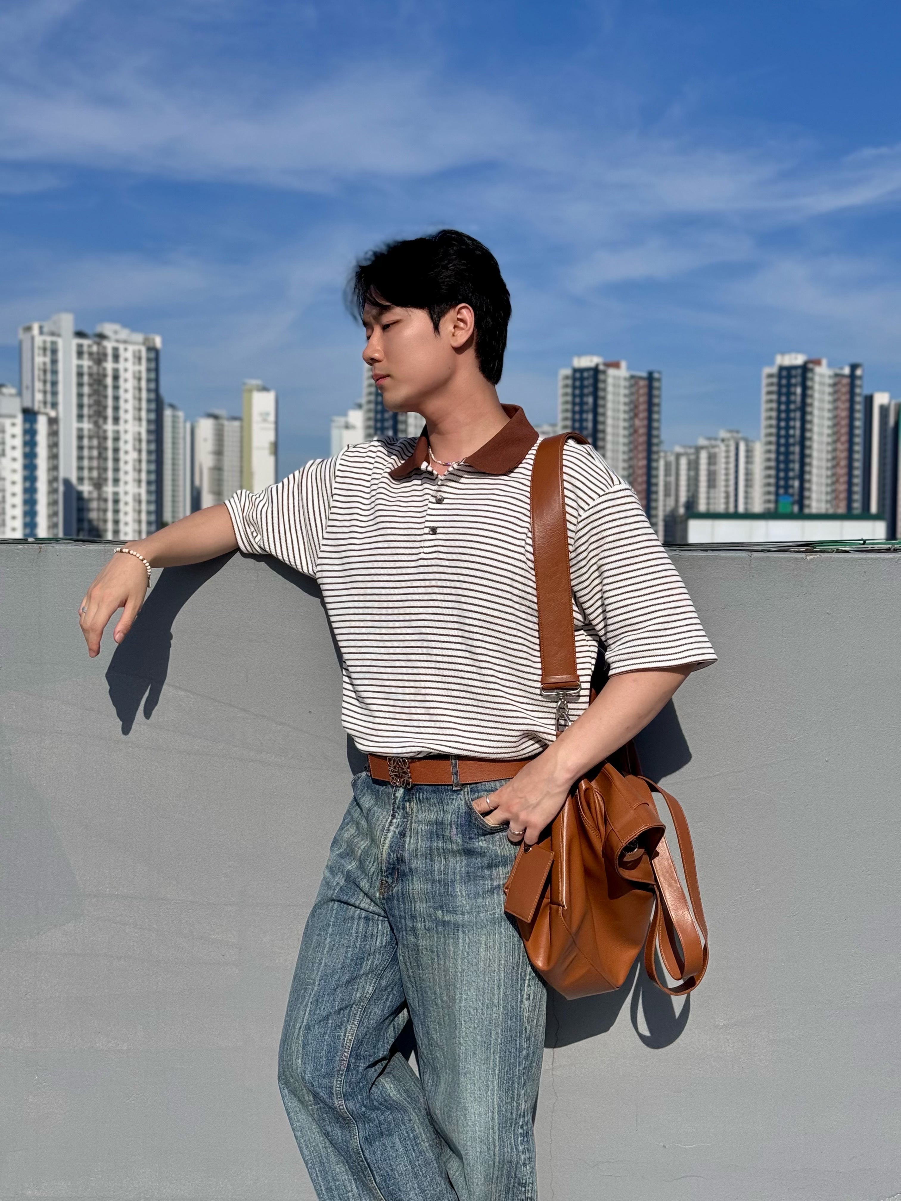 Loewe Anagram Reversible Belt Brown 착용 스타일 - 1
