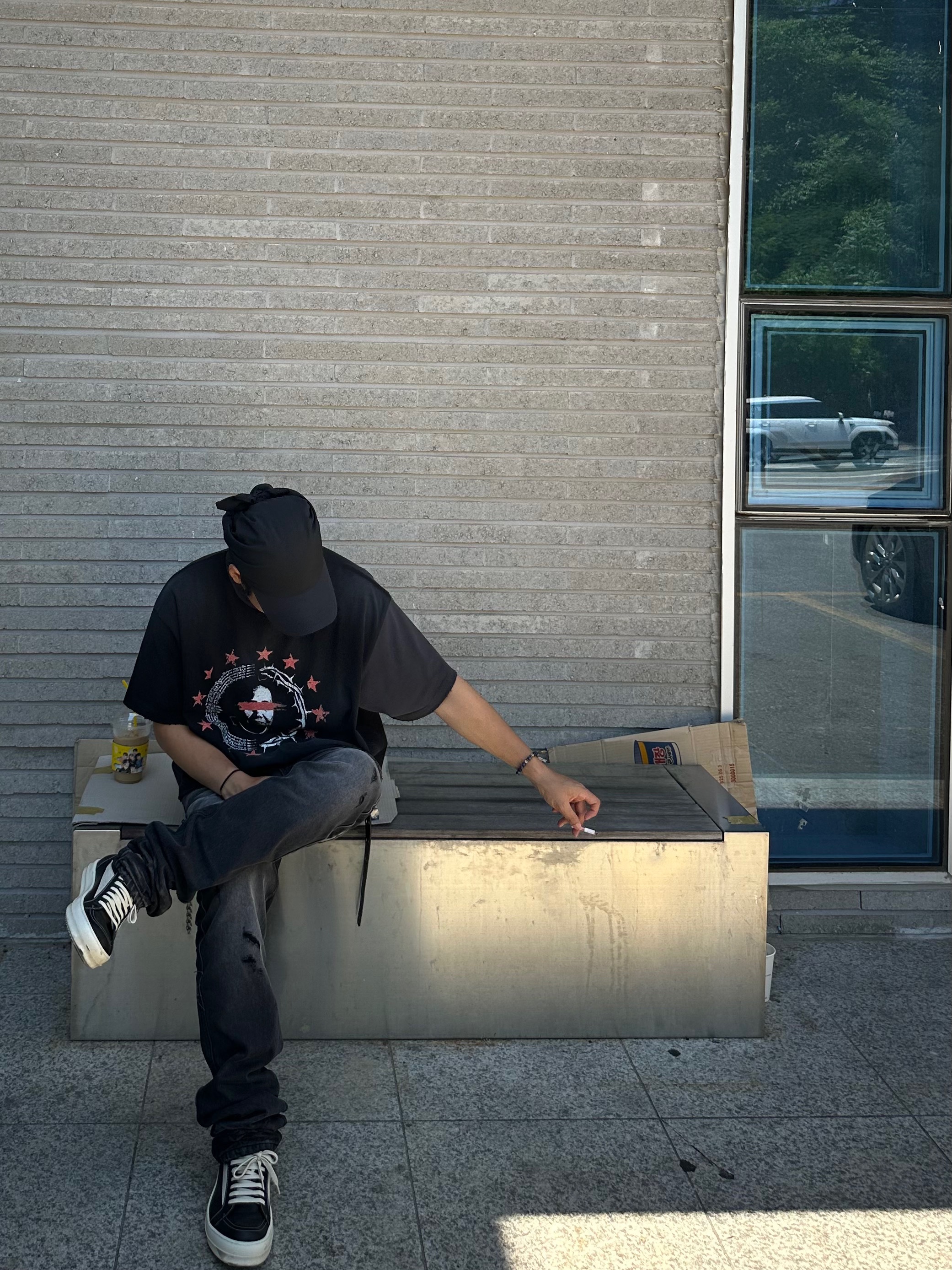 Rick Owens Vintage Sneakers in Full Grain Calf Leather And Velour Suede Black Milk Milk 착용 스타일 - 1
