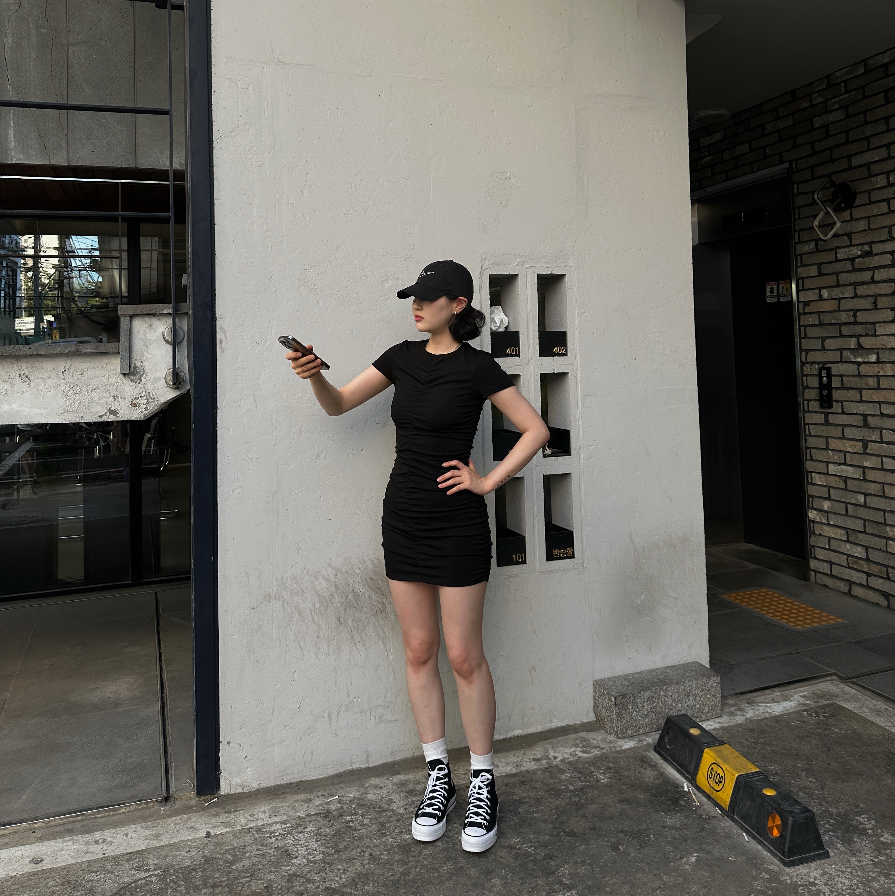 (W) Converse Chuck Taylor All Star Lift Platform High Black 착용 스타일 - 2