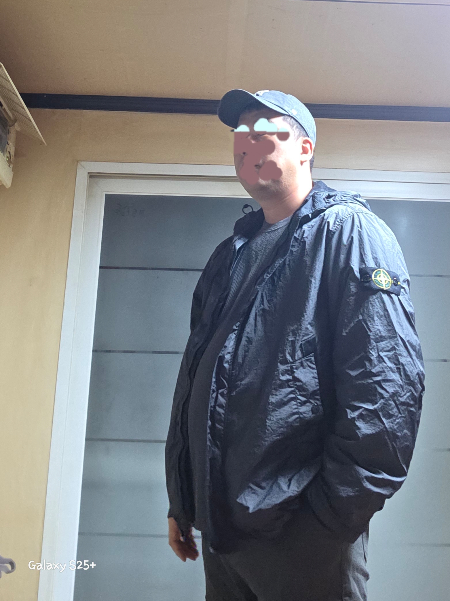 Stone Island 4100092 Crinkle Reps R-NY Wind Resistant Anti Drop Hooded Jacket Charcoal Grey - 25SS 착용 스타일 - 2