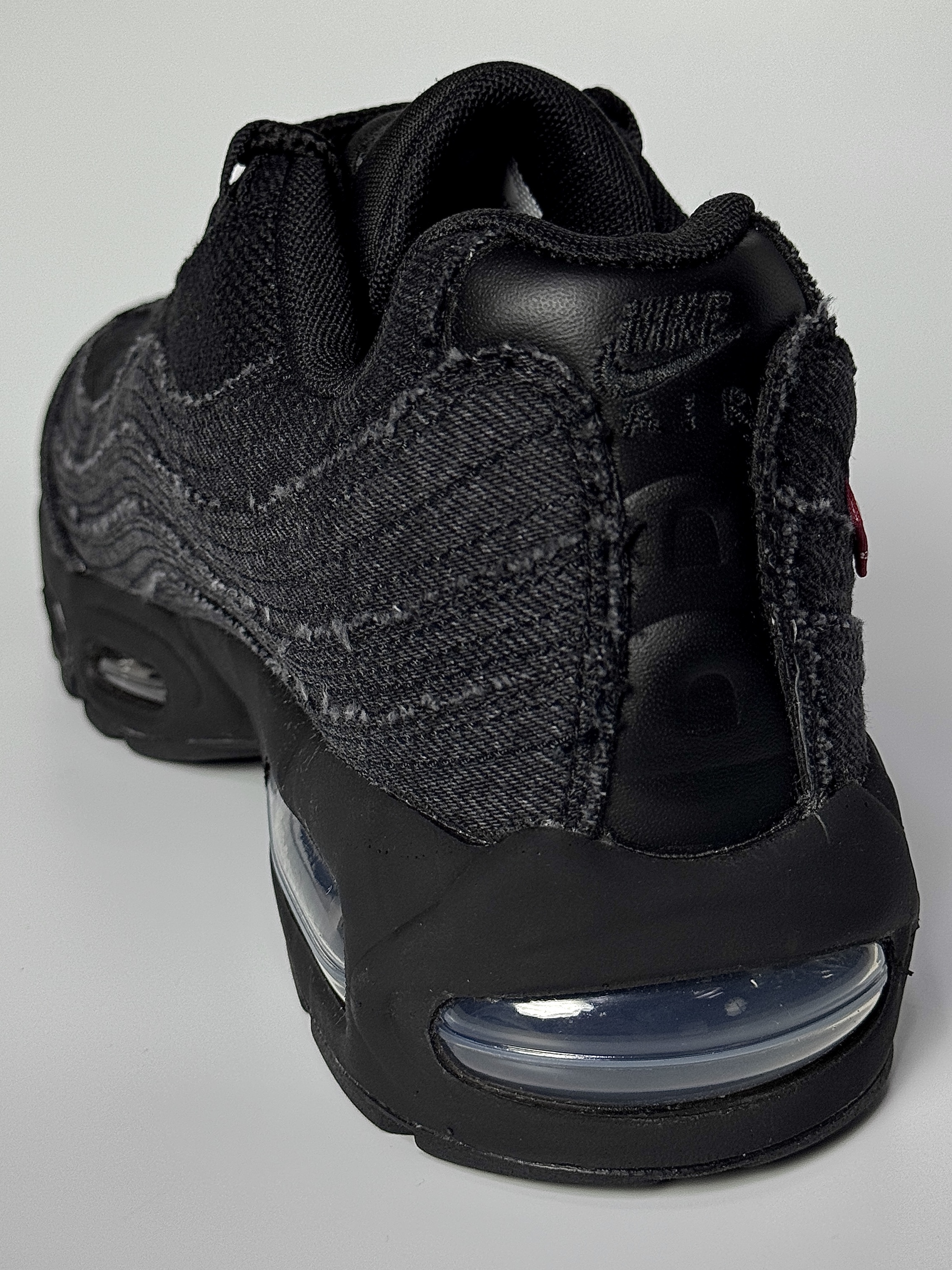 Nike x Levi's Air Max 95 Black 착용 스타일 - 5