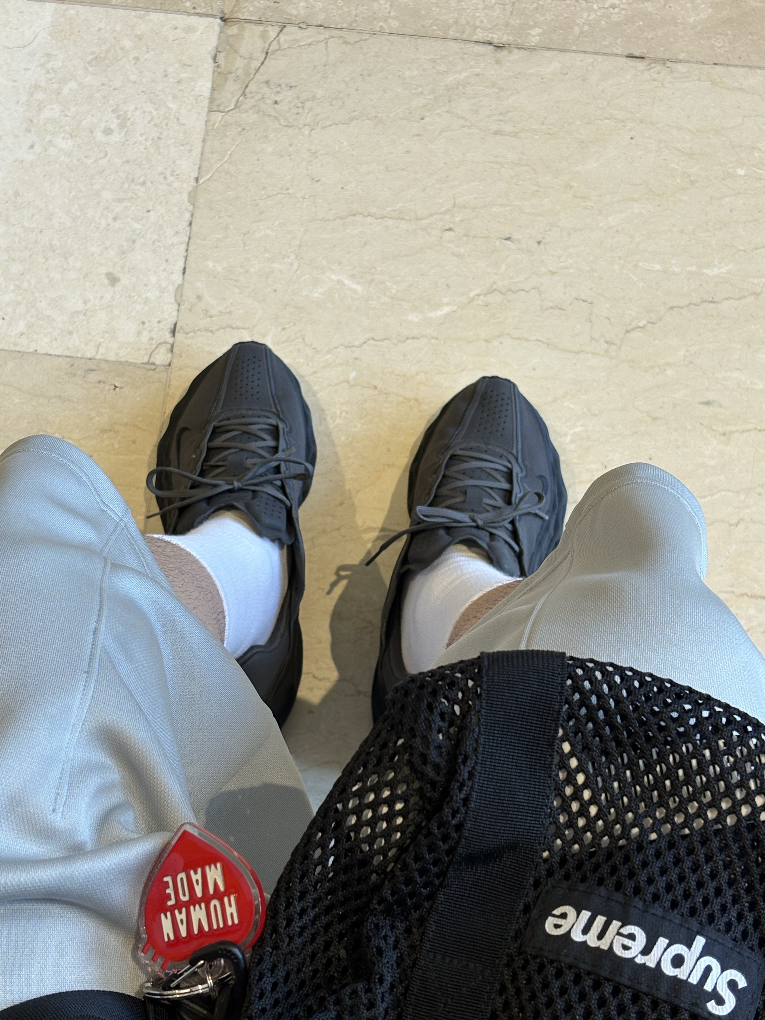 Nike x Hyein Seo Ava Rover Black, Supreme Mesh Mini Duffle Bag Black - 23SS 착용 스타일 - 1