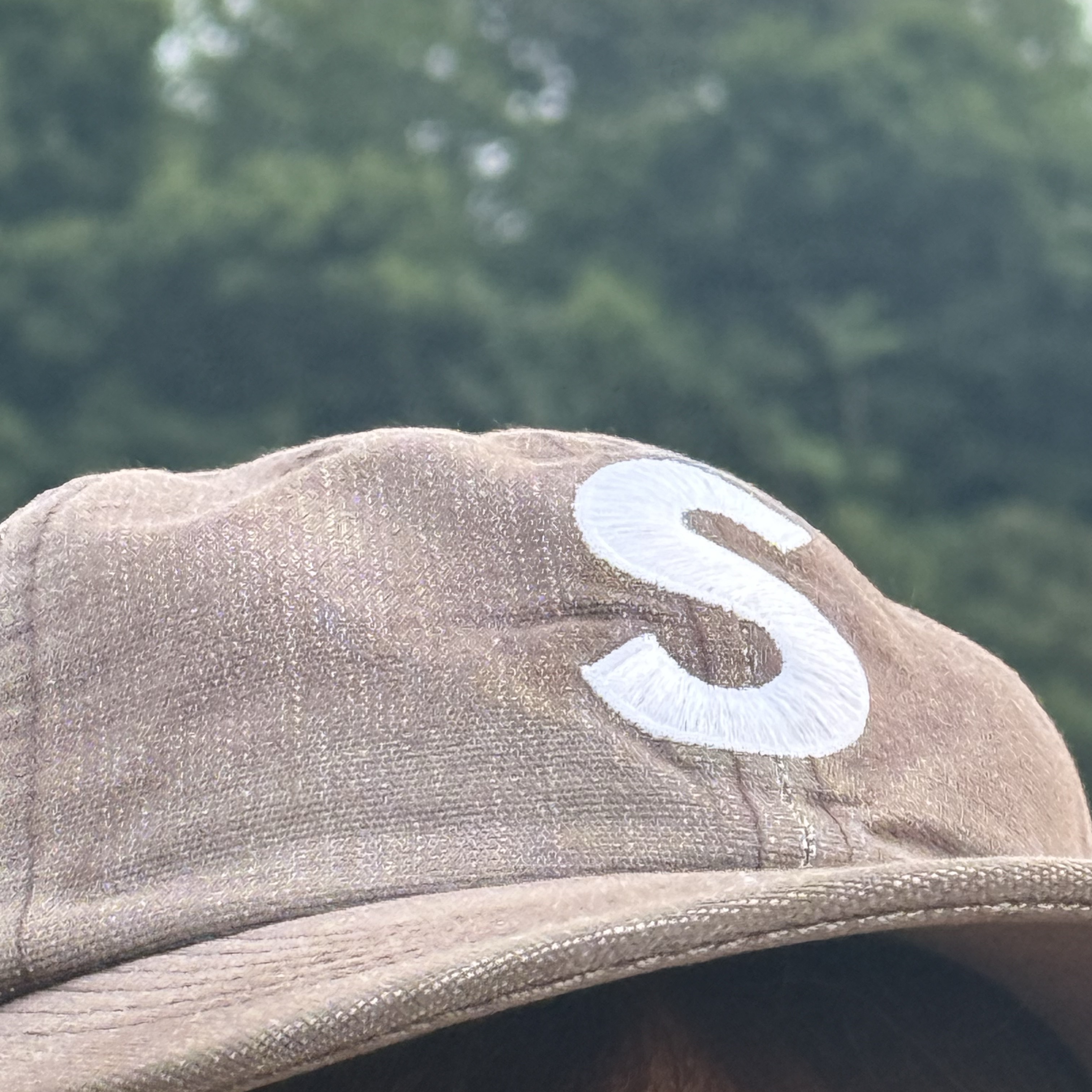 Supreme Cordura Denim S Logo 6-Panel Brown - 25SS 착용 스타일 - 1