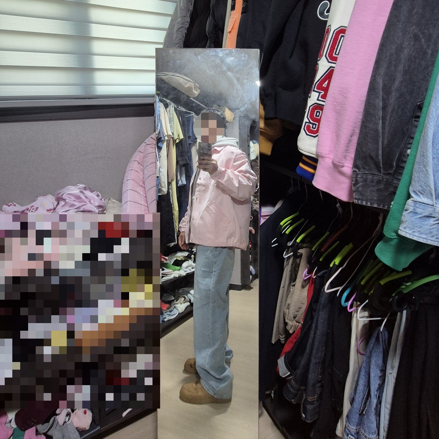 Supreme Arc Denim Coaches Jacket Light Pink - 25SS, Palace Seoul 2 Seoul Hoodie Grey Marl - 25SS 착용 스타일 - 3