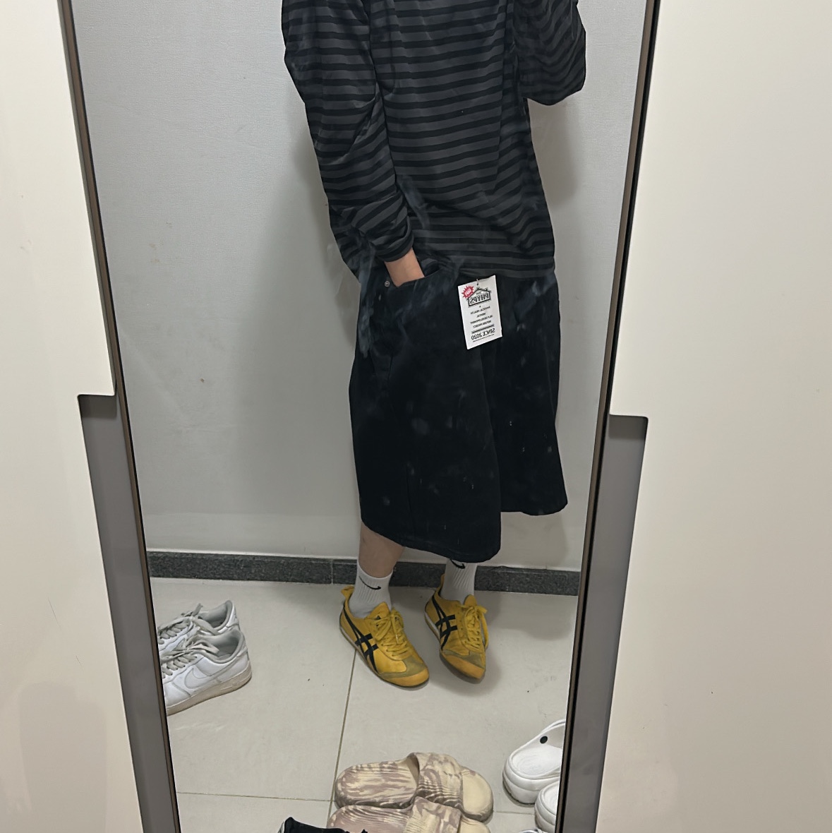 Matin Kim String Utility Backpack Black, Converse Chuck 70 Hi Black 착용 스타일 - 3