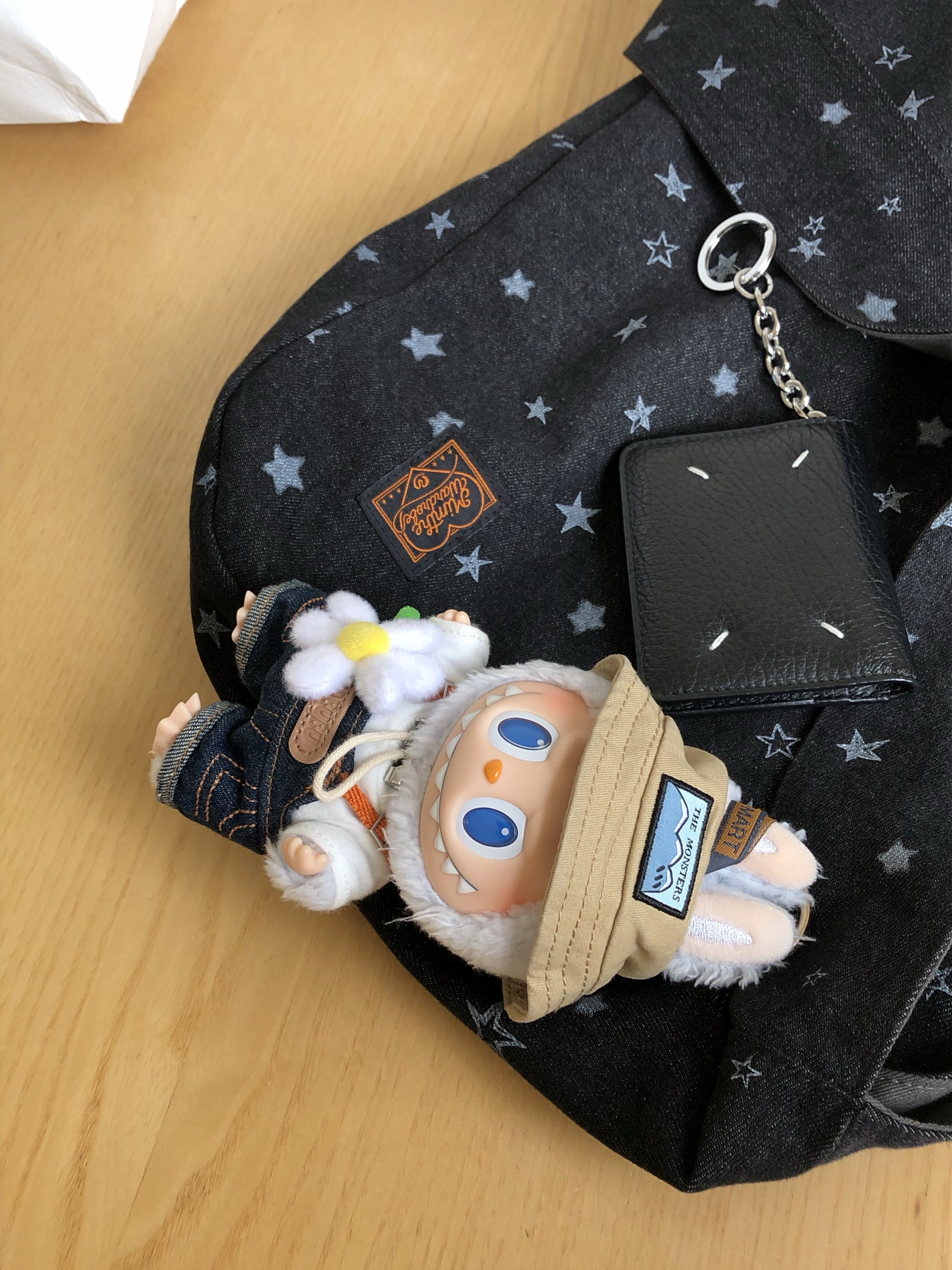 Pop Mart Fall In Wild Labubu Series Toy Keyring, Maison Margiela Keyring Wallet Black 착용 스타일