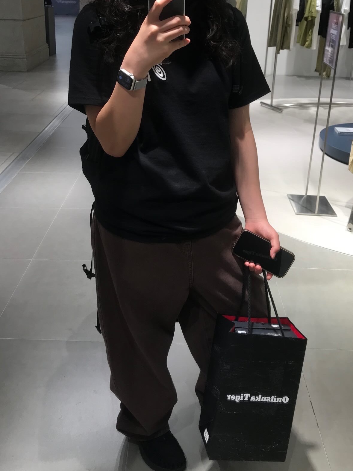 Suade Contour Pocket Denim Brown, Stussy x Patta Sound Connection T-Shirt Black 착용 스타일 - 2