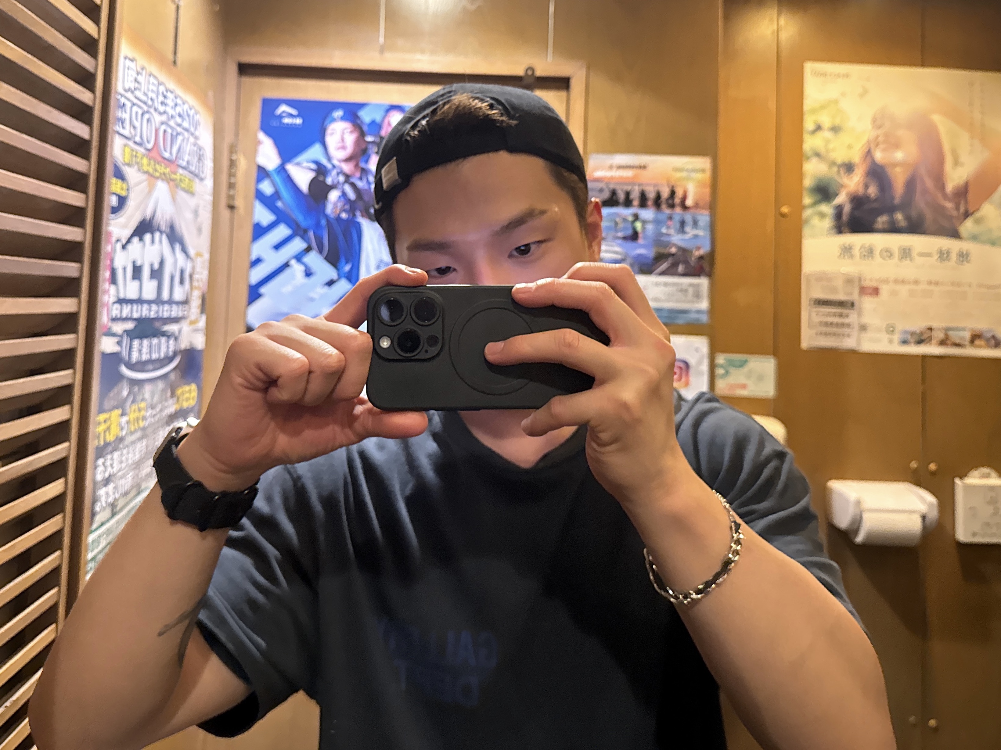 IAB Studio Cap Black, Gallery Dept. Souvenir T-Shirt Washed Black 착용 스타일 - 1