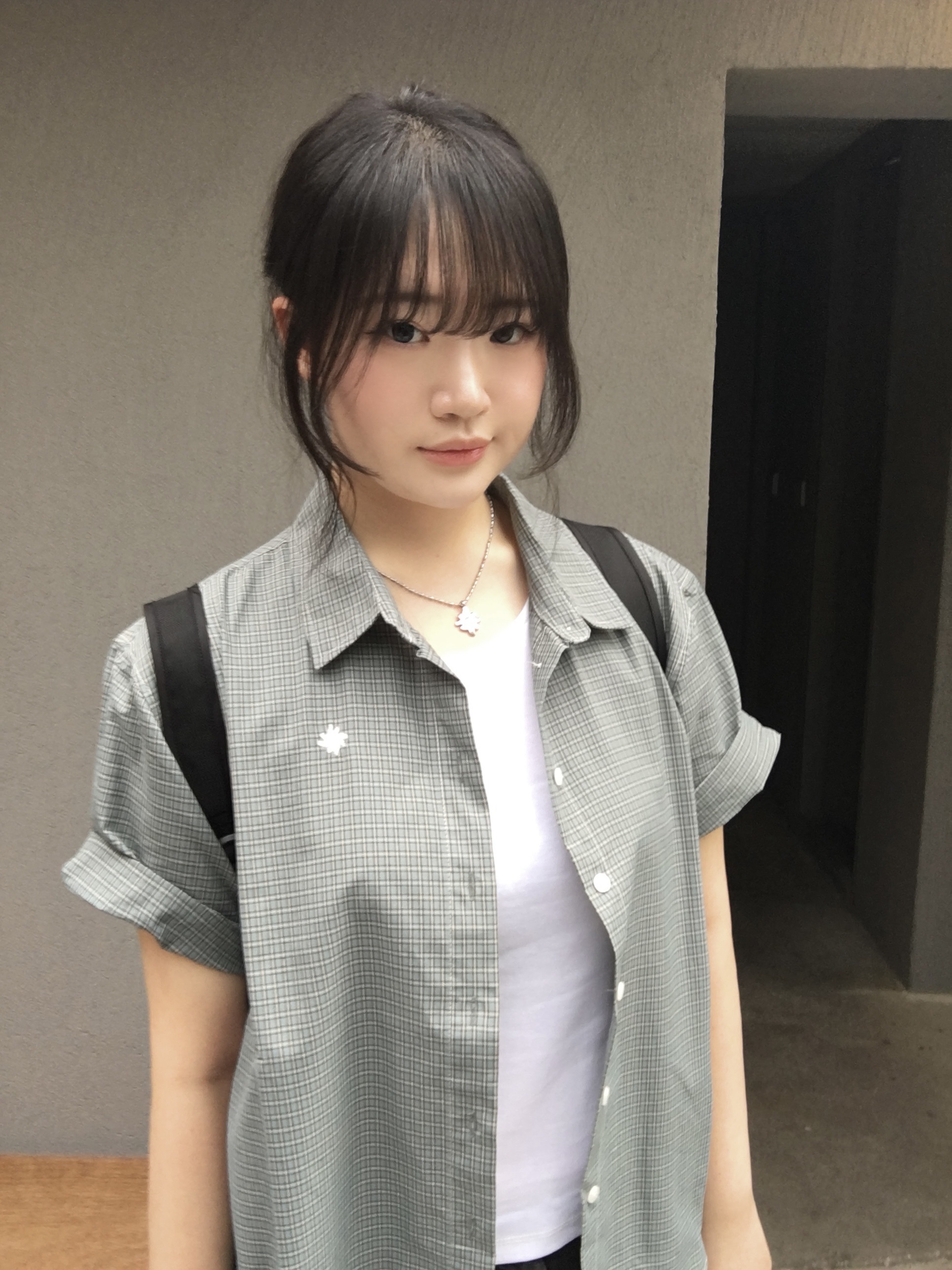 SLOW RECORD HOUSE Logo Check Short Sleeve Shirt Blue 착용 스타일 - 1