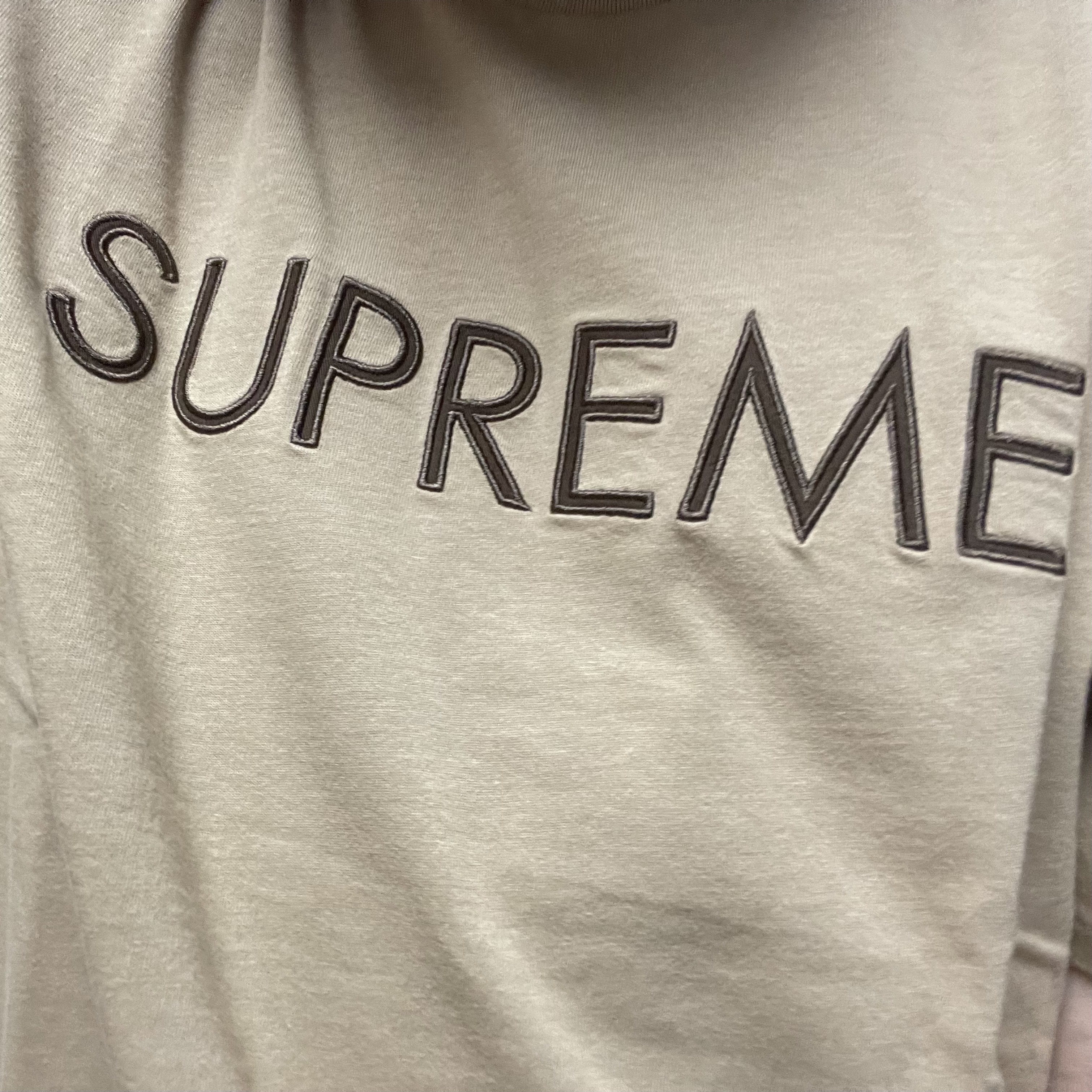 Supreme Capital S/S Top Dark Tan - 25SS 착용 스타일