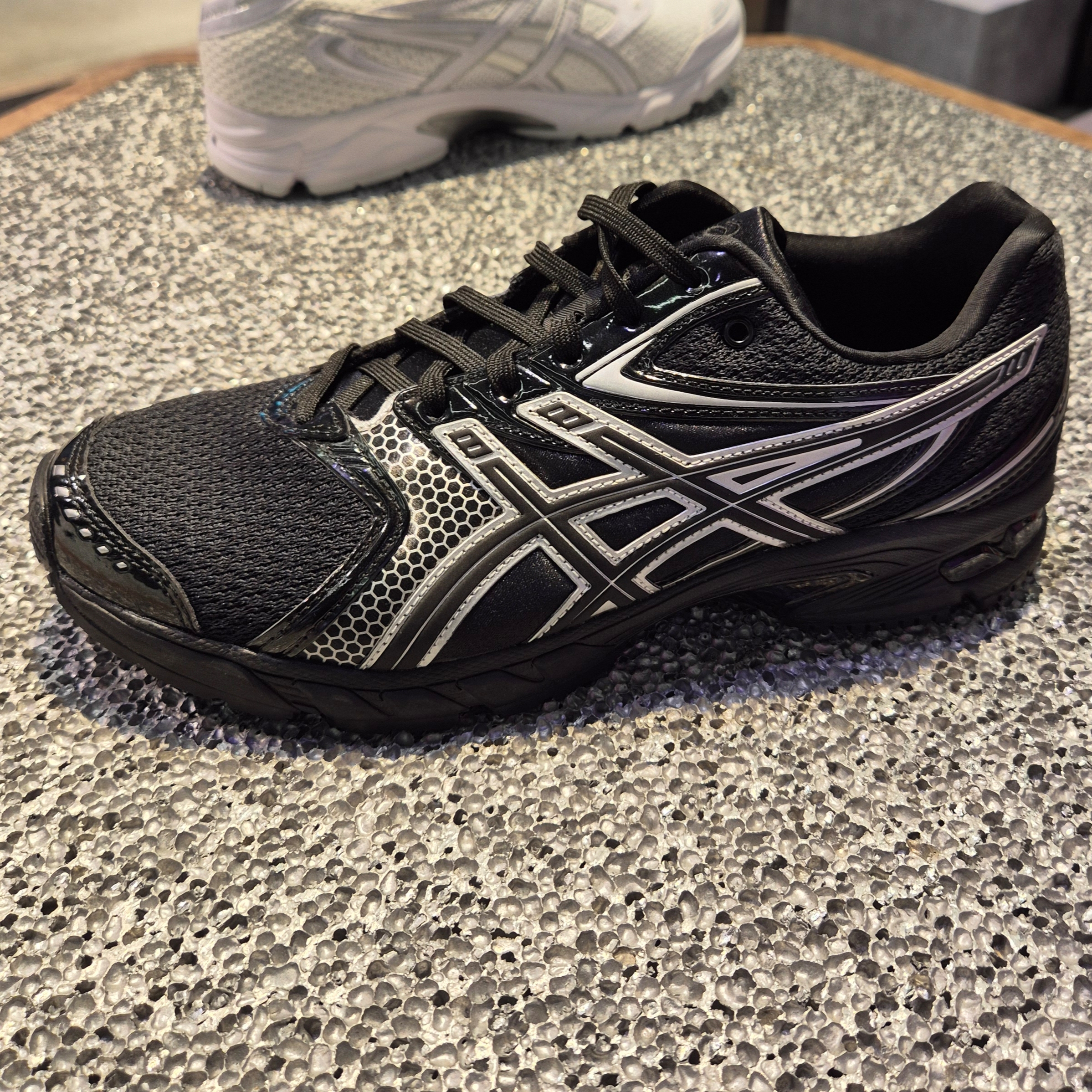 Asics GT-2160 Black Pure Silver 착용 스타일