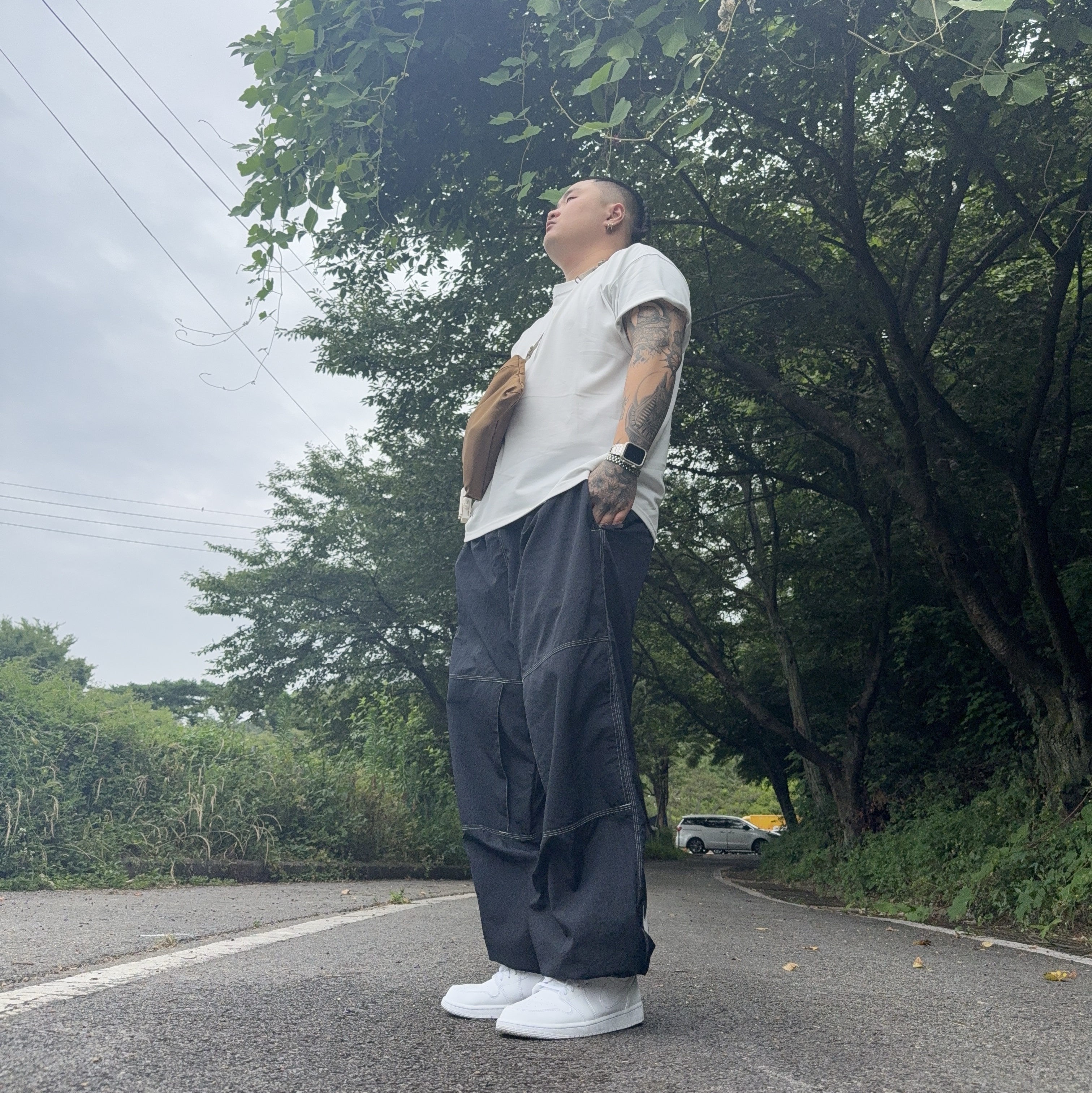 Supreme x Nike Ripstop Track Pants Black - 24SS, Nike ACG T-Shirt Summit White - Asia 착용 스타일