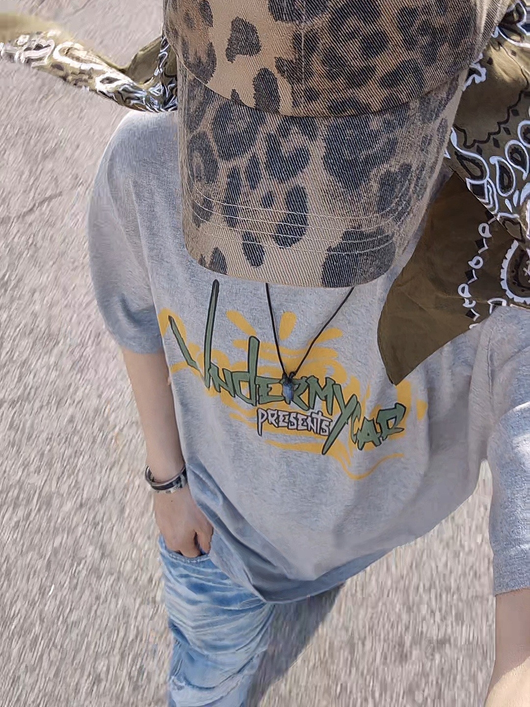COOLRAIN x Undermycar POC Coolrain T-shirts CR02 Melange Gray 착용 스타일 - 2