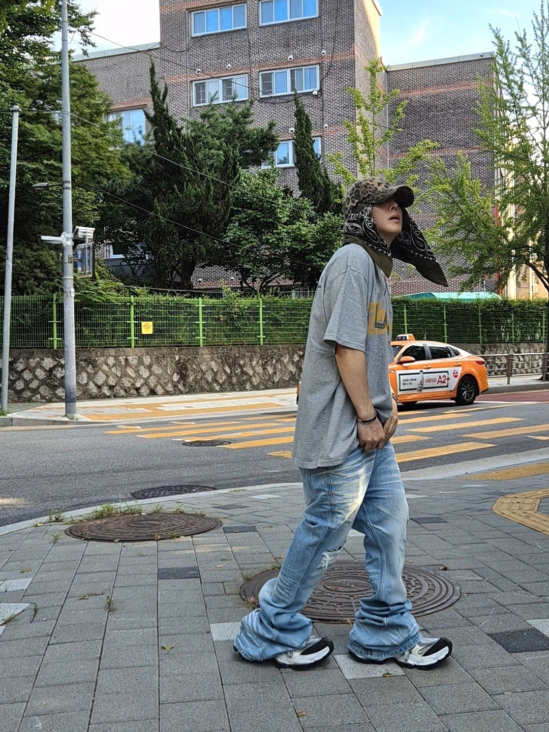 COOLRAIN x Undermycar POC Coolrain T-shirts CR02 Melange Gray 착용 스타일 - 3