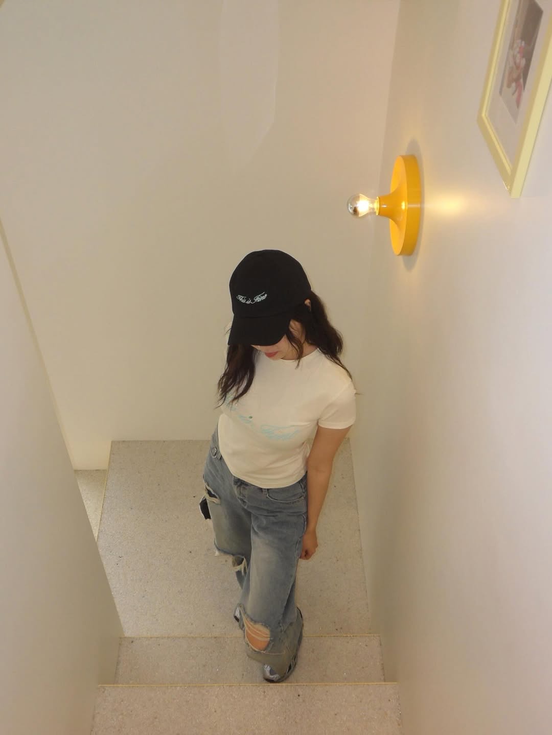 THIS IS FINE Signature Ball Cap Black, THIS IS FINE Cropped Signature Tee Cream 착용 스타일 - 3