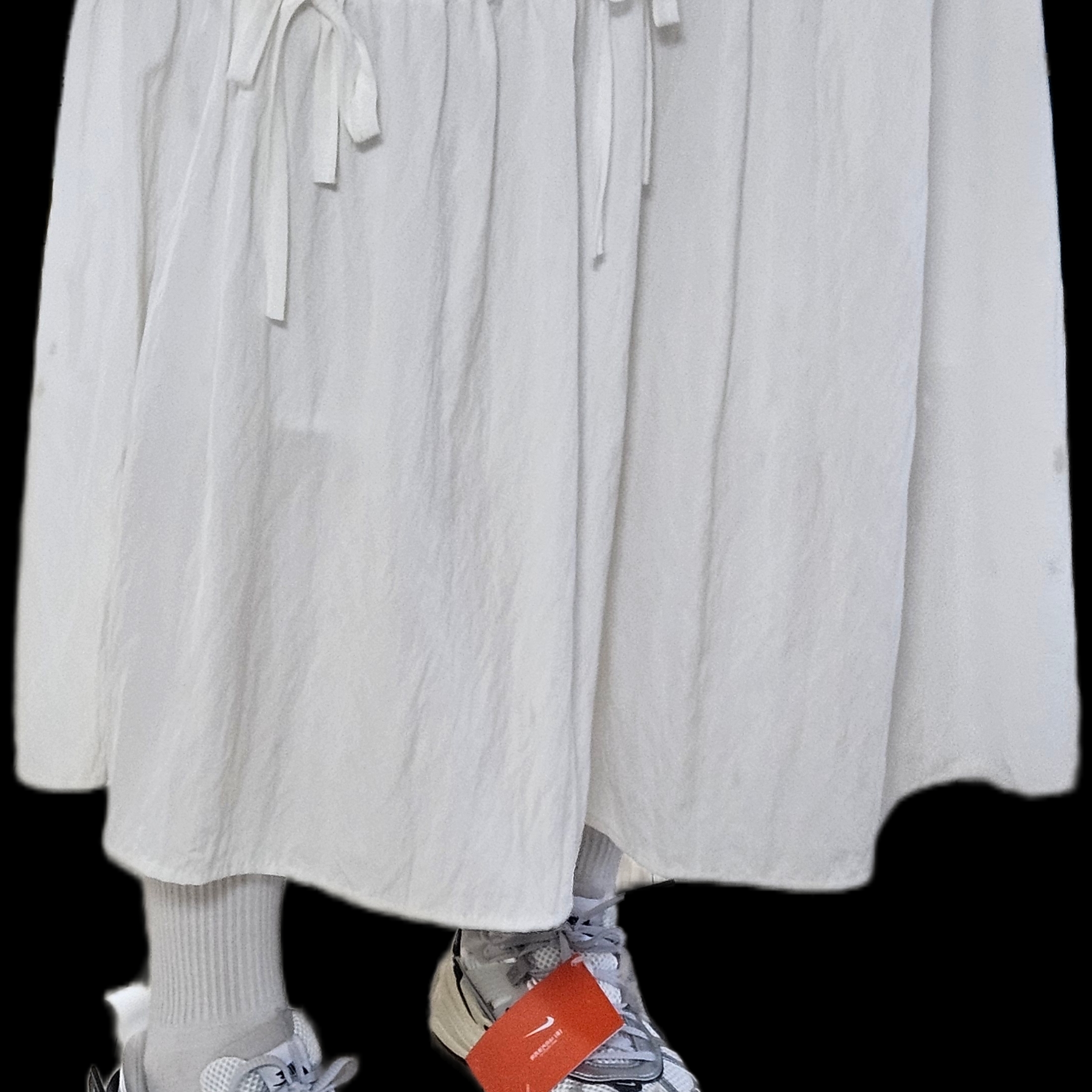 Nike V2K Run Summit White Metallic Silver 착용 스타일 - 1