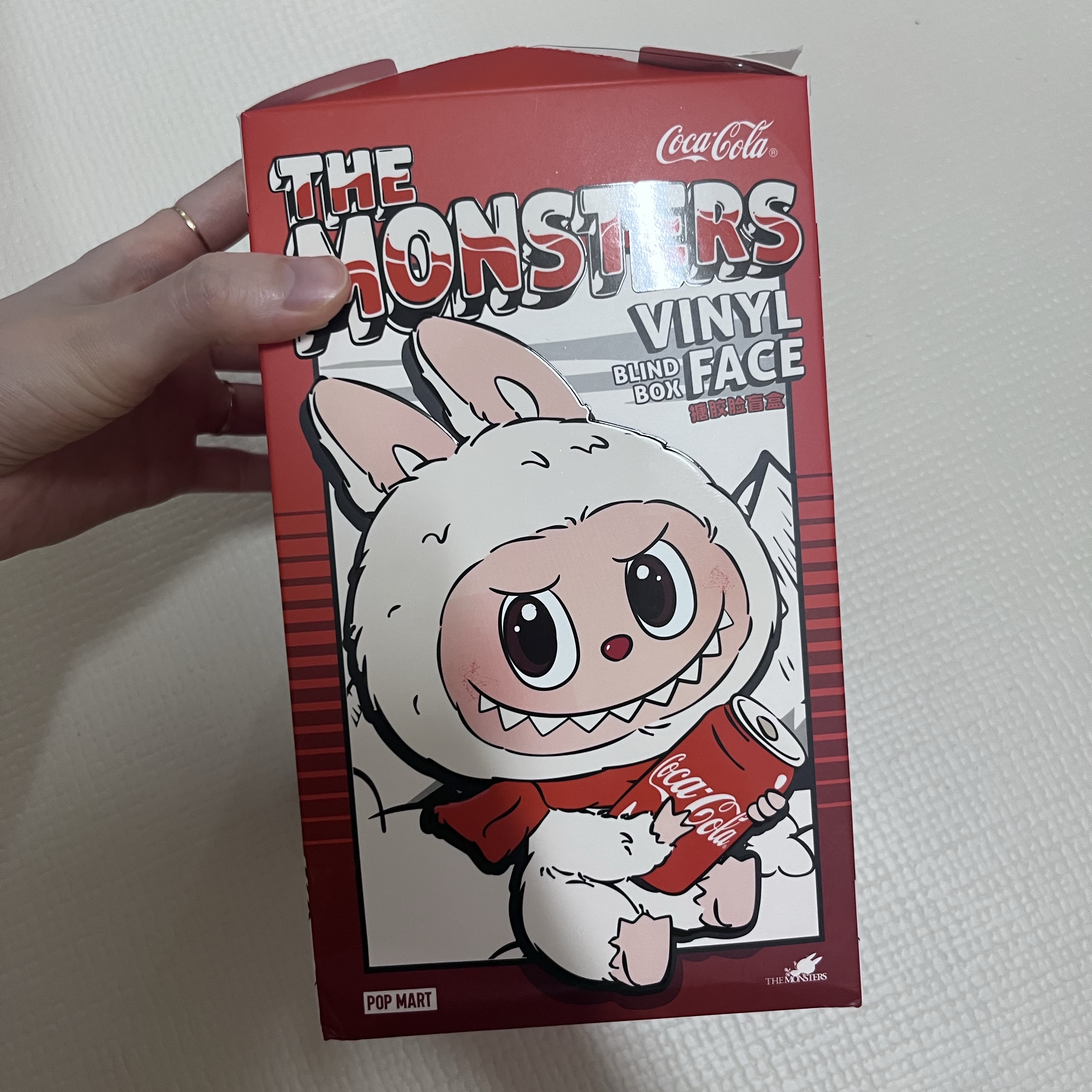 Pop Mart Labubu Coca Cola Series Happy Factor Keyring (Opened Case) 착용 스타일 - 1