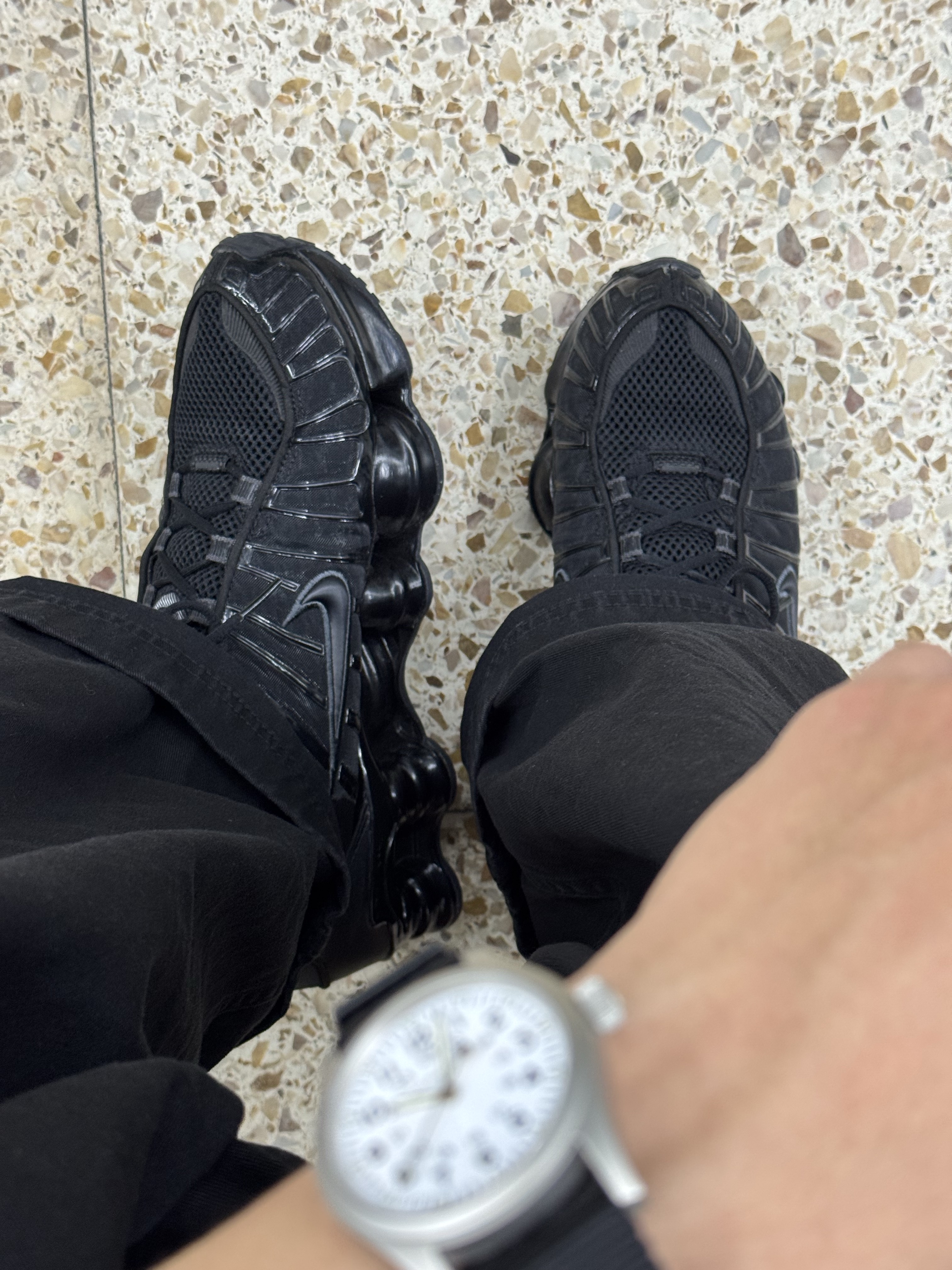 (W) Nike Shox TL Black and Max Orange 착용 스타일 - 2
