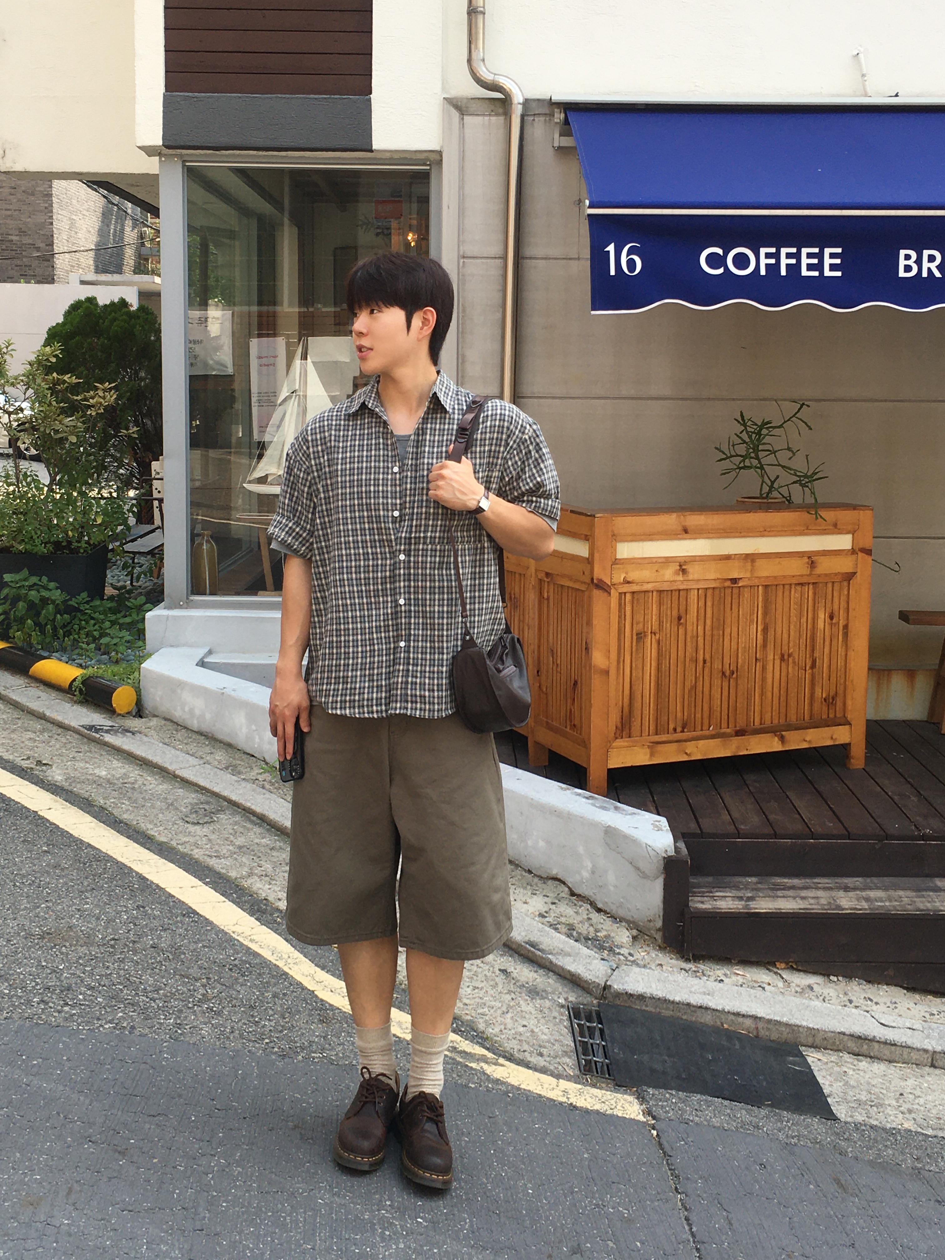 Casio LTP-V007L-9B, Dr. Martens 1461 Crazy Horse Dark Brown 착용 스타일 - 2