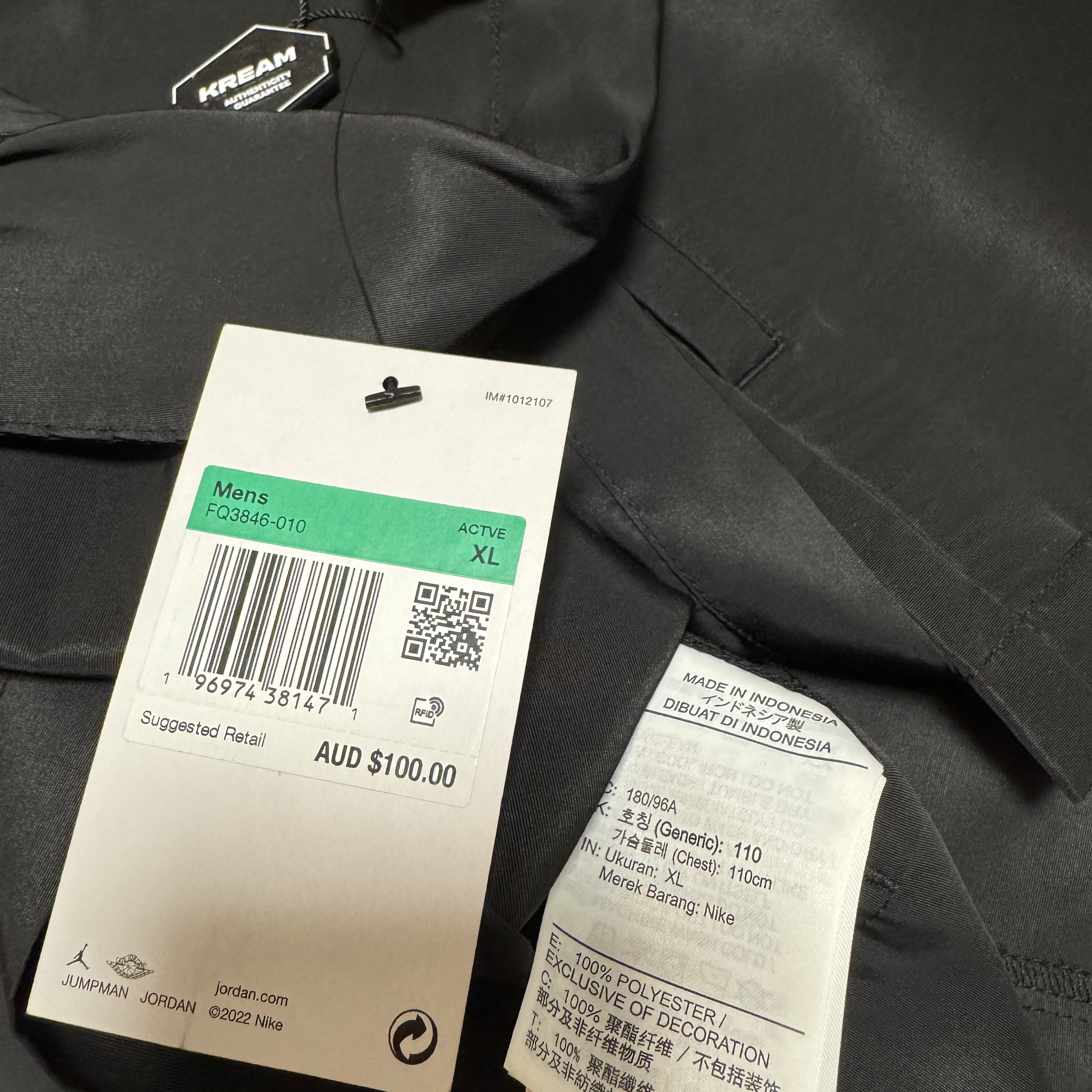 Jordan x Trophy Room Warm Up Shirt Black (FQ3846-010) 착용 스타일