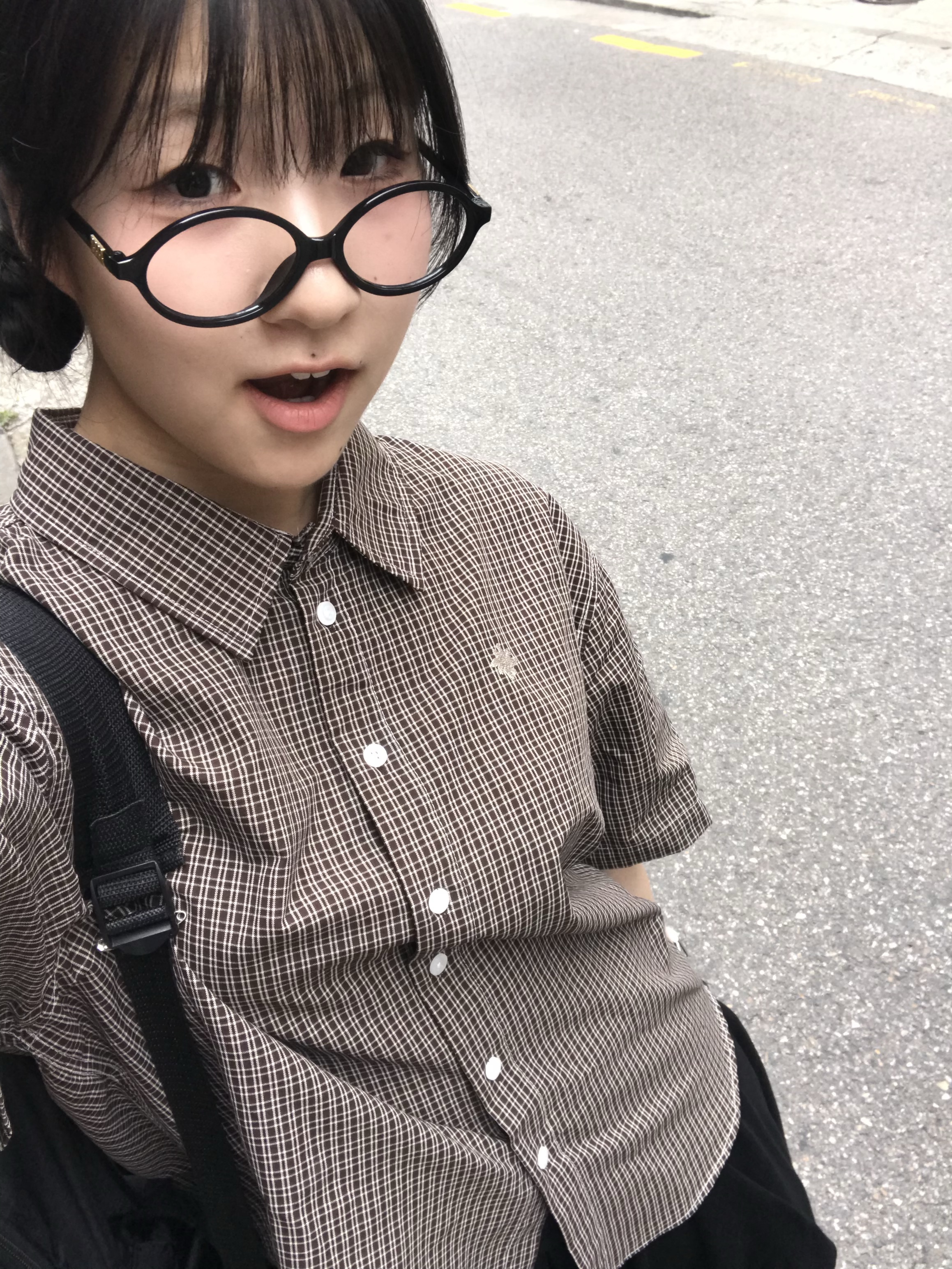 SLOW RECORD HOUSE Logo Check Short Sleeve Shirt Brown 착용 스타일 - 4