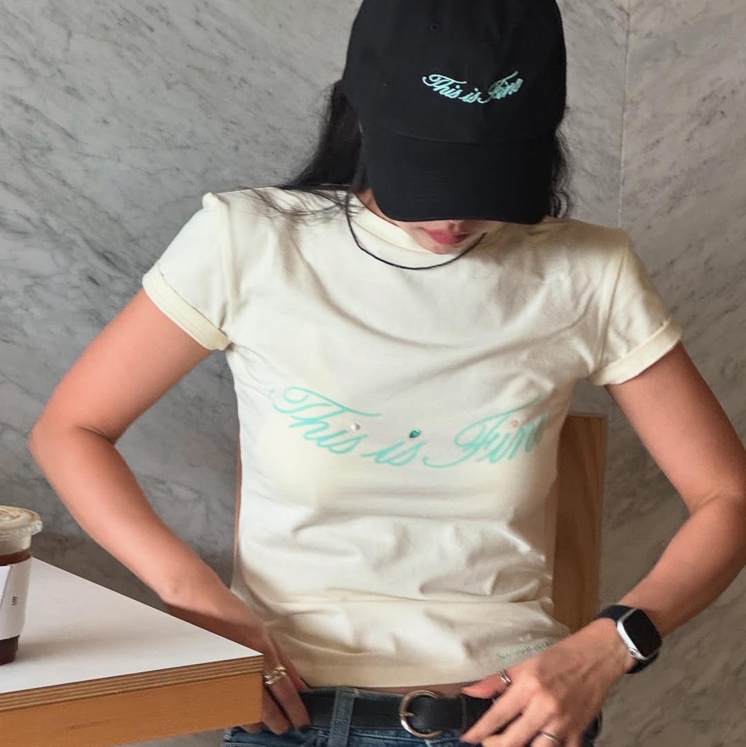 THIS IS FINE Signature Ball Cap Black, THIS IS FINE Cropped Signature Tee Cream 착용 스타일 - 5