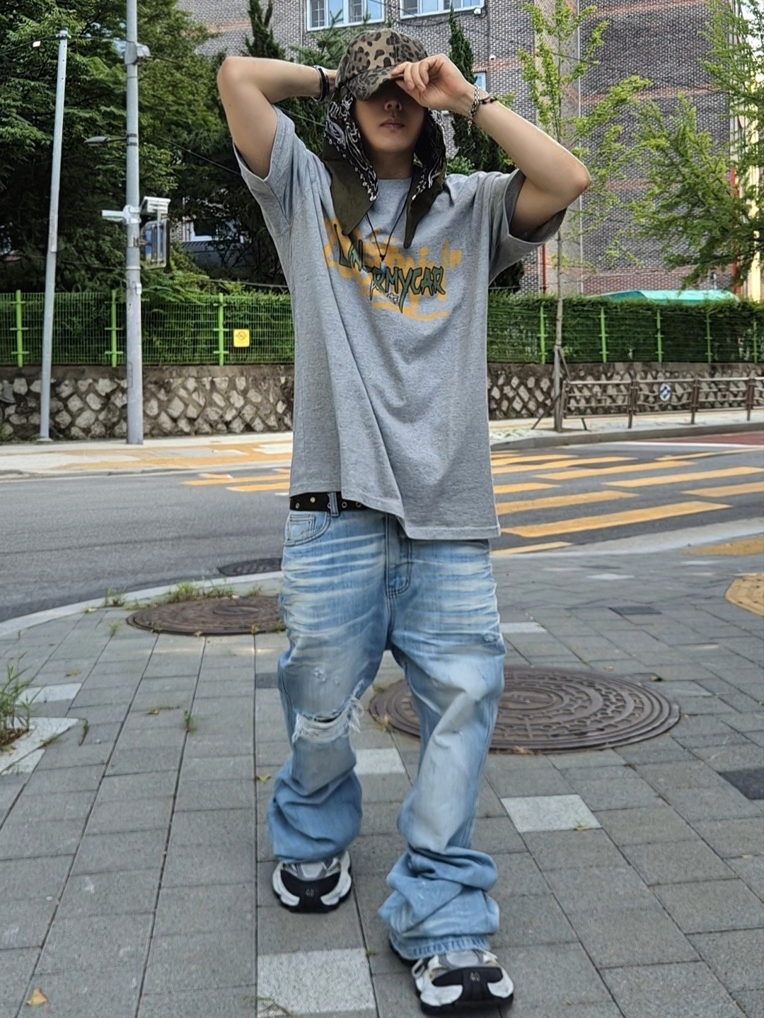 COOLRAIN x Undermycar POC Coolrain T-shirts CR02 Melange Gray 착용 스타일 - 1