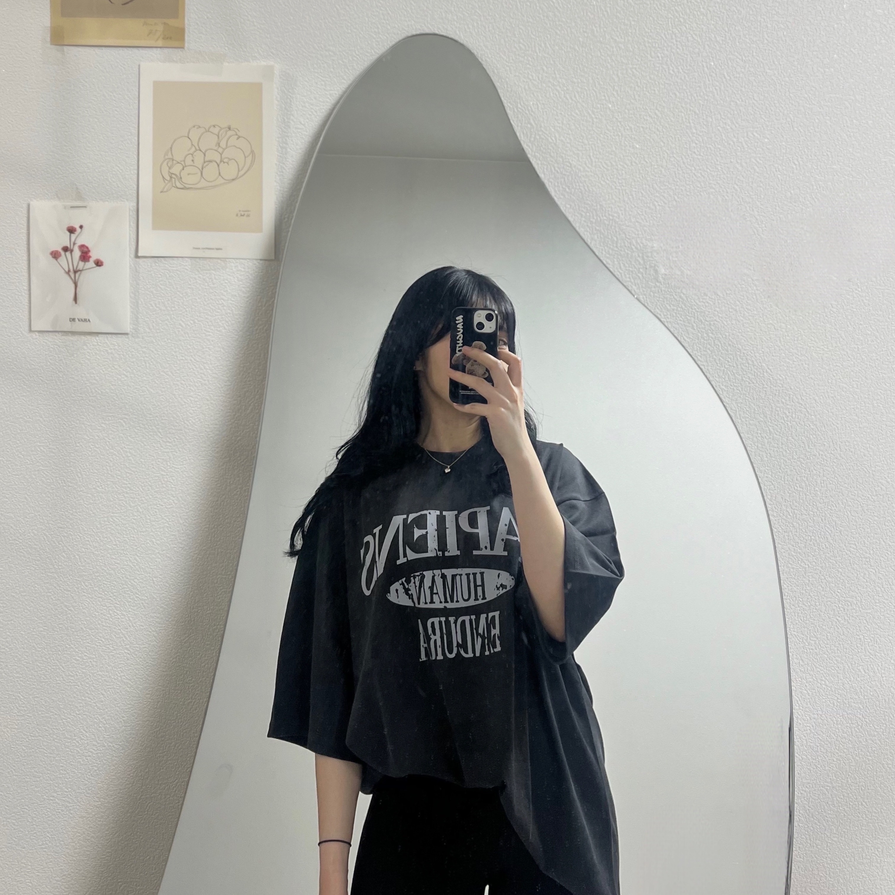 Sapiens Pigment Varsity Logo Over Fit Short Sleeves Charcoal 착용 스타일 - 2