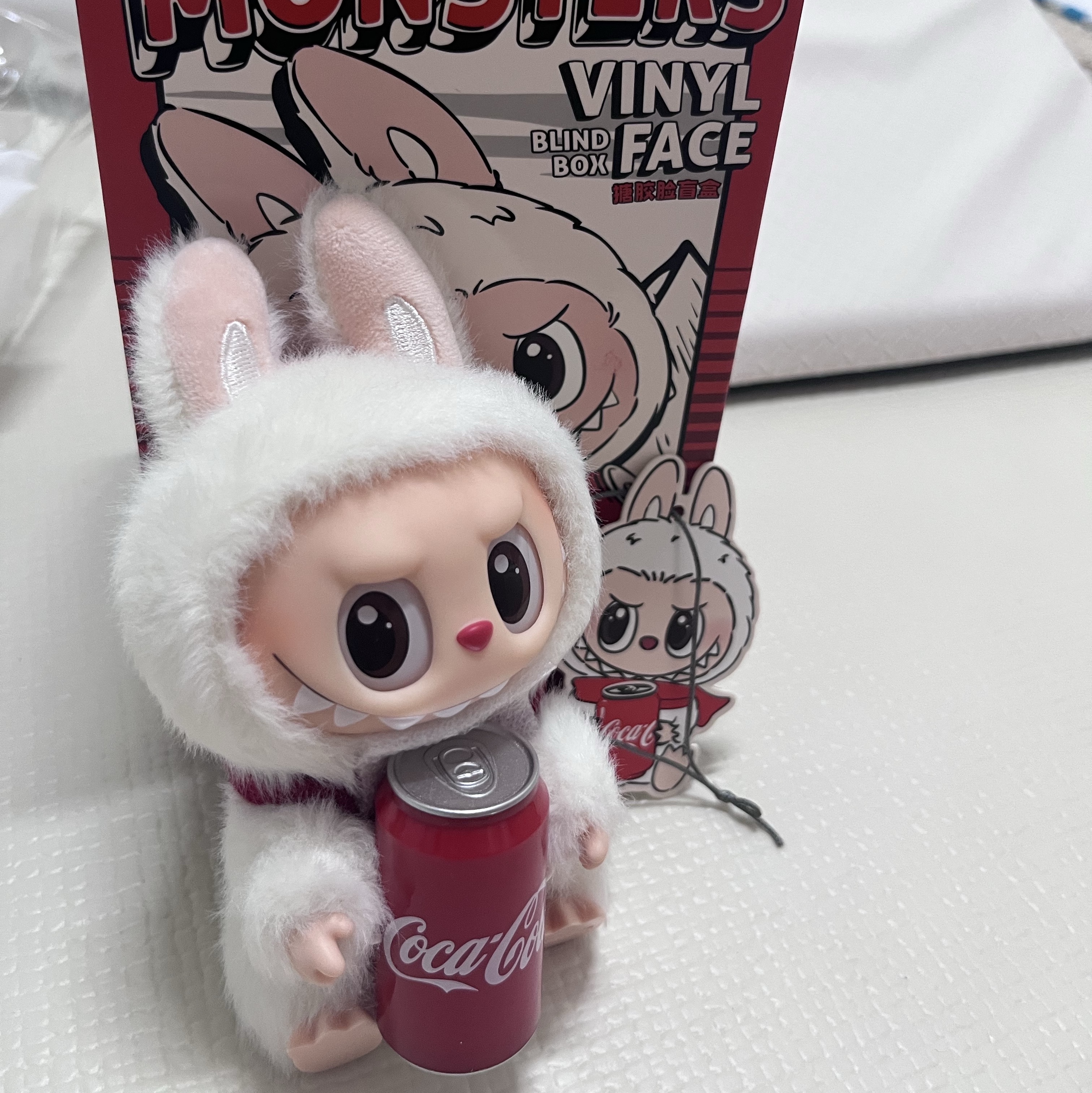 Pop Mart Labubu Coca Cola Series Happy Factor Keyring (Opened Case) 착용 스타일 - 2