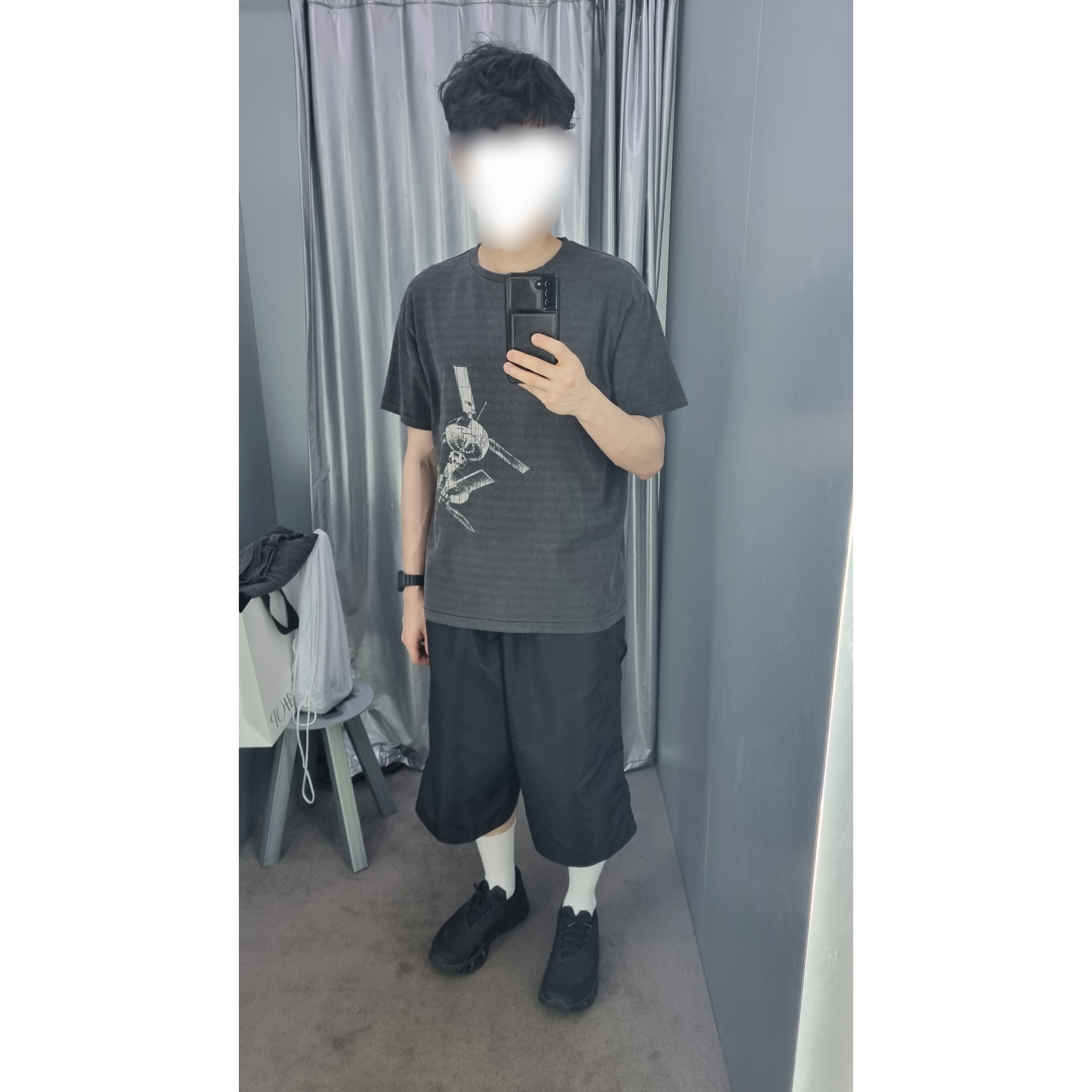 On Running x Post Archive Faction (Paf) Cloudmonster 2 Black Magnet, MJD Re-Nylon Wide Carpenter Bermuda Pants Black 착용 스타일 - 1