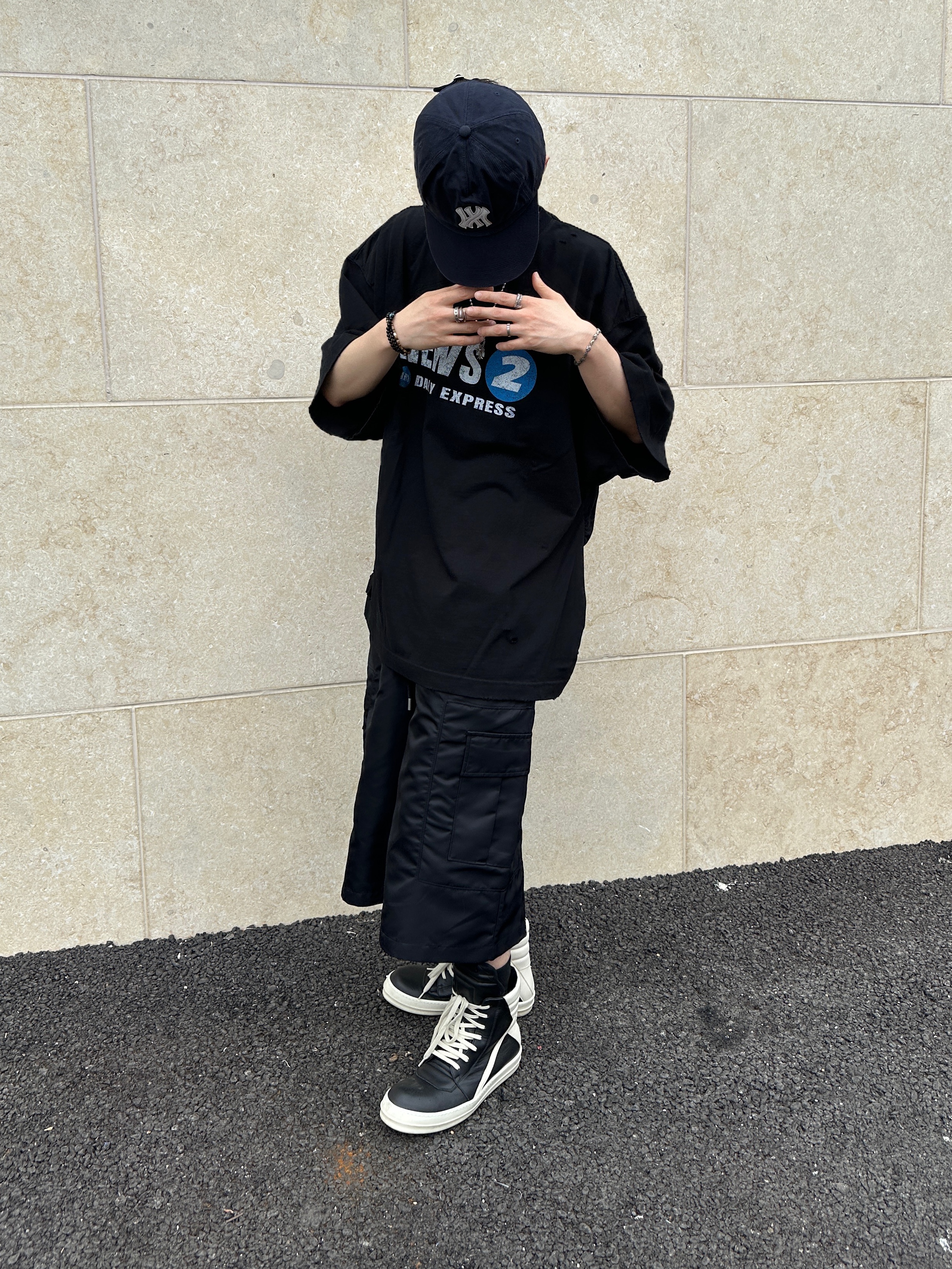 [더블적립]Farfromwhat Far Patch Logo Cap Navy, Nonnod Puckering News T-shirt Vintage black 착용 스타일 - 1