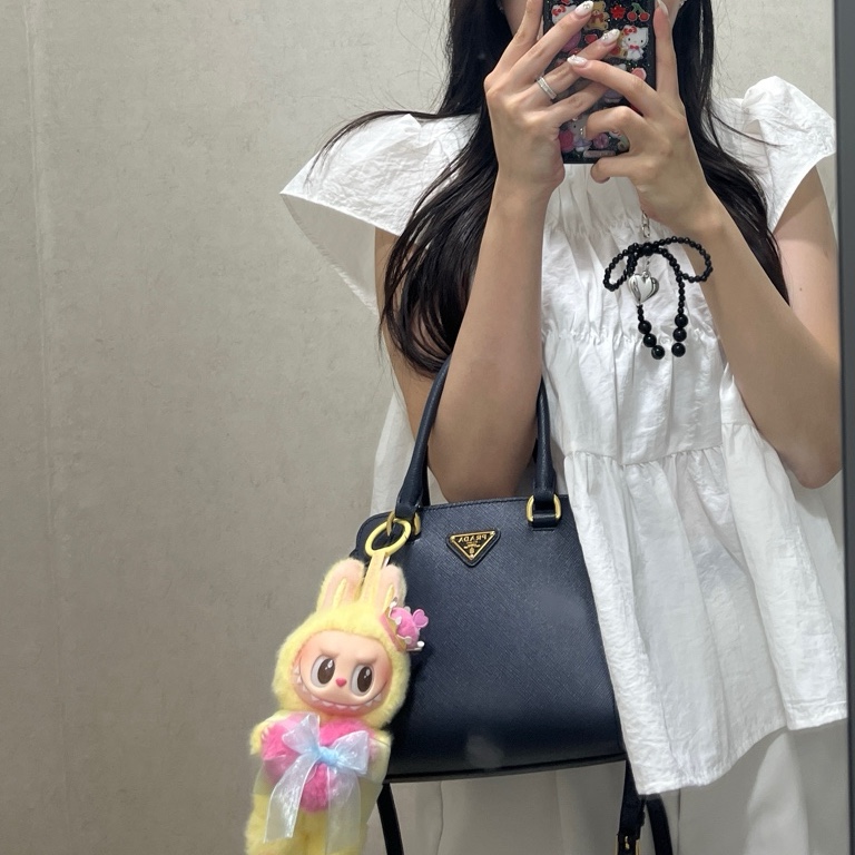 Pop Mart The Monsters Checkmate Series Plush Keyring 착용 스타일 - 3