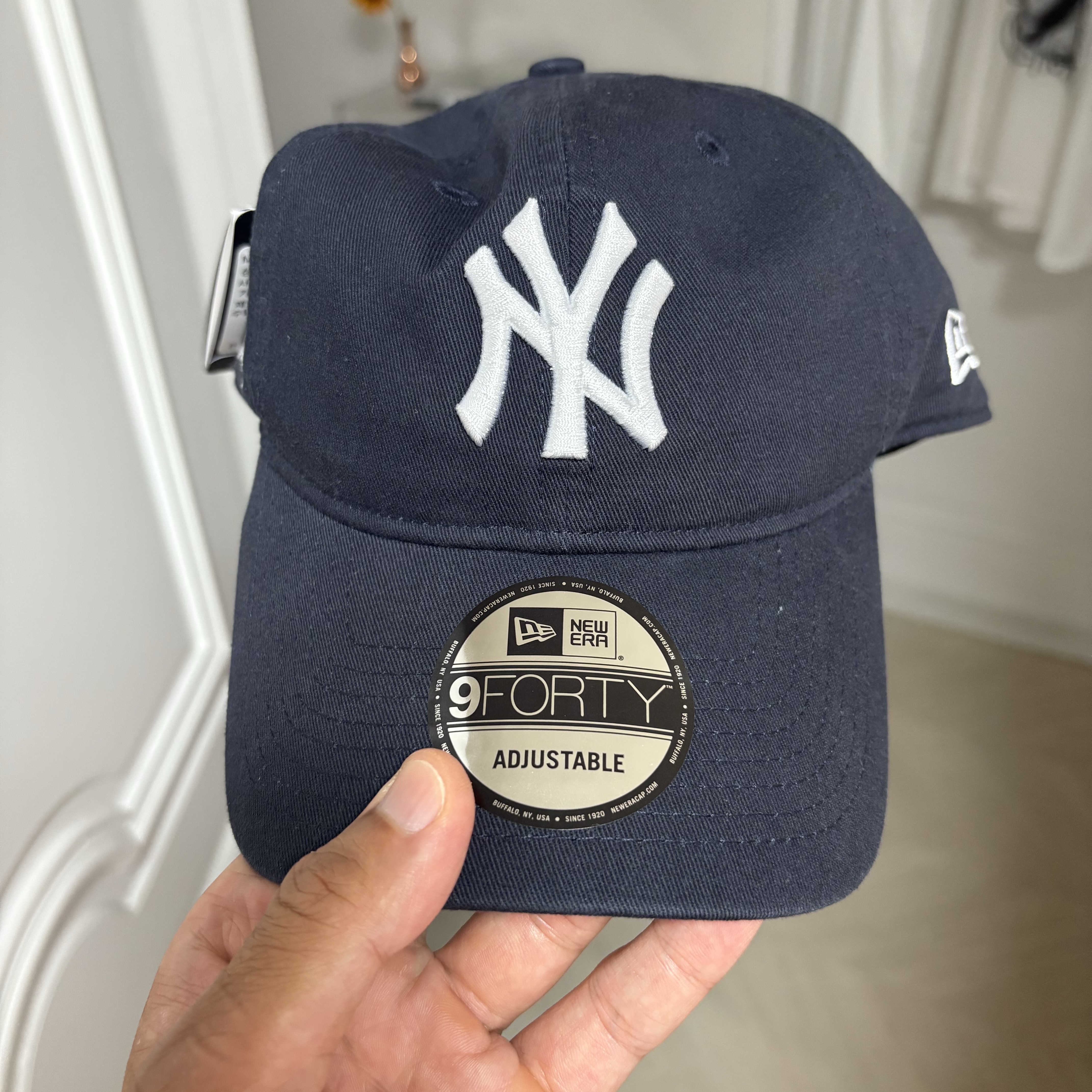 New Era Adjustable 9Forty New York Yankees Essential Cap Black 착용 스타일