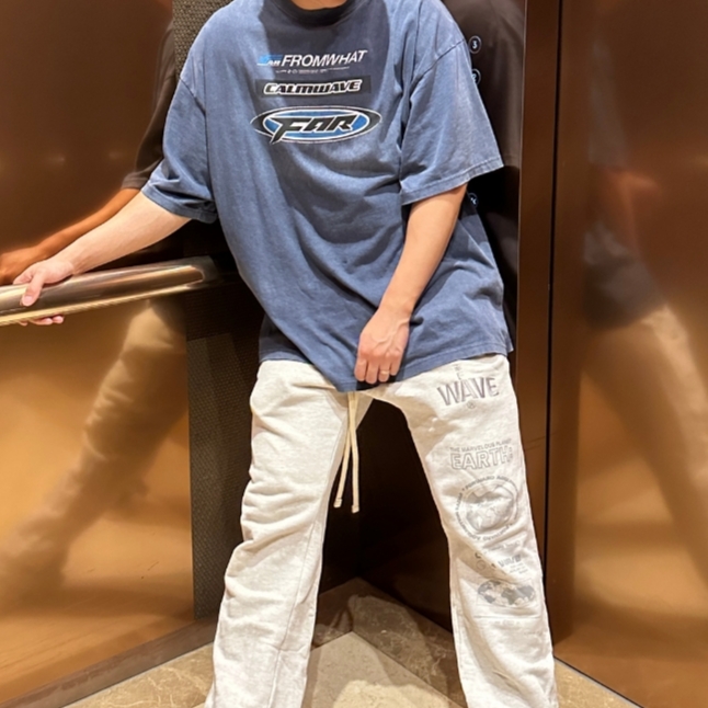 [더블적립]Farfromwhat Far Washed Logo T-Shirts Navy, Farfromwhat Far Layered Work Pants Charcoal 착용 스타일 - 2